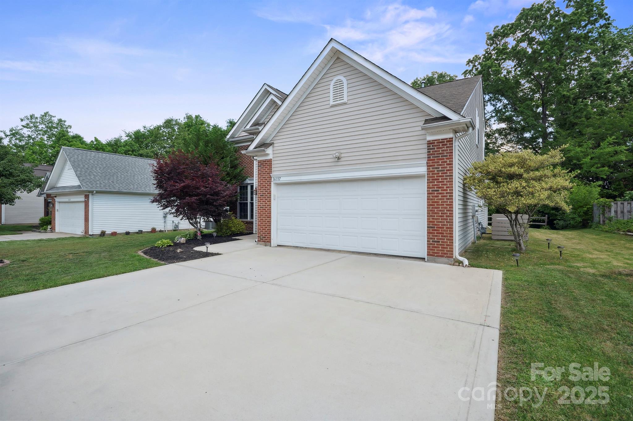 16337 Greybriar Forest Ln, Charlotte, NC 28278