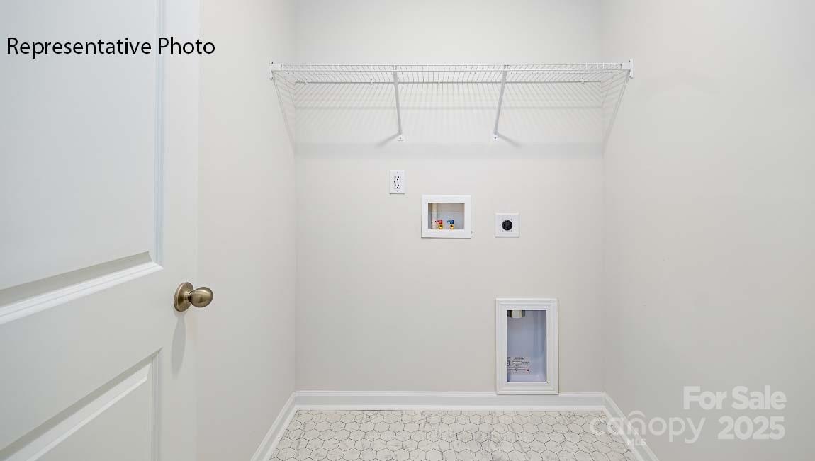2054 10th St SE, Hickory, NC 28602
