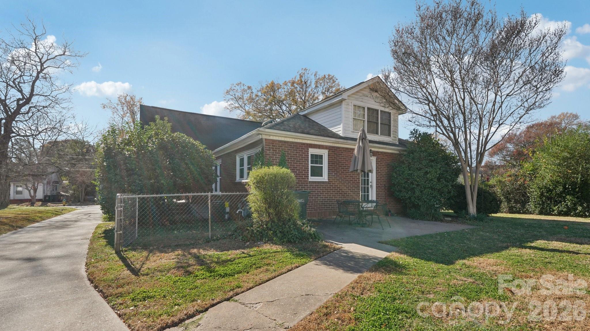 552 Hyde Park Dr NE, Concord, NC 28025