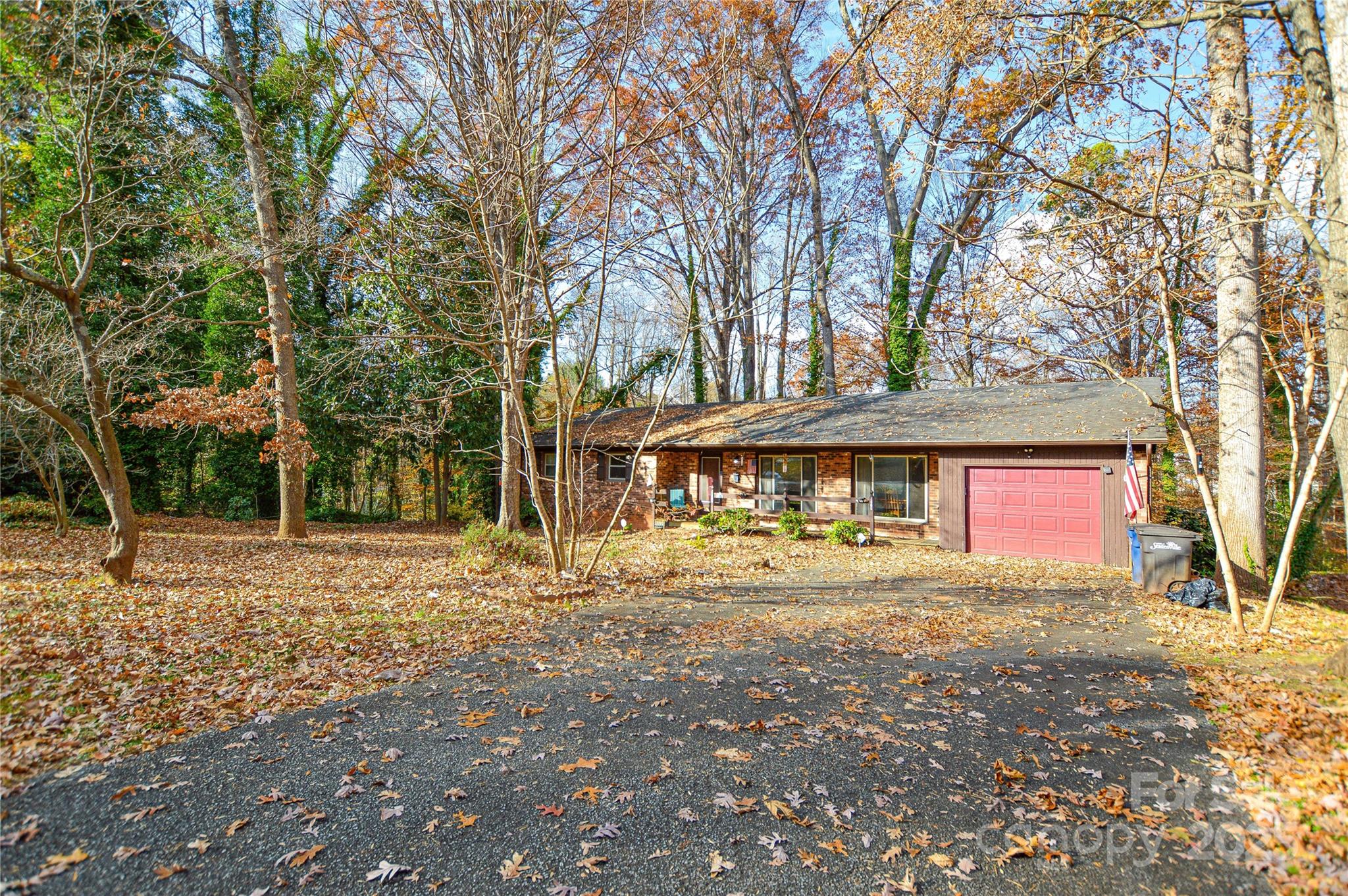 1405 Forest Park Dr, Statesville, NC 28677