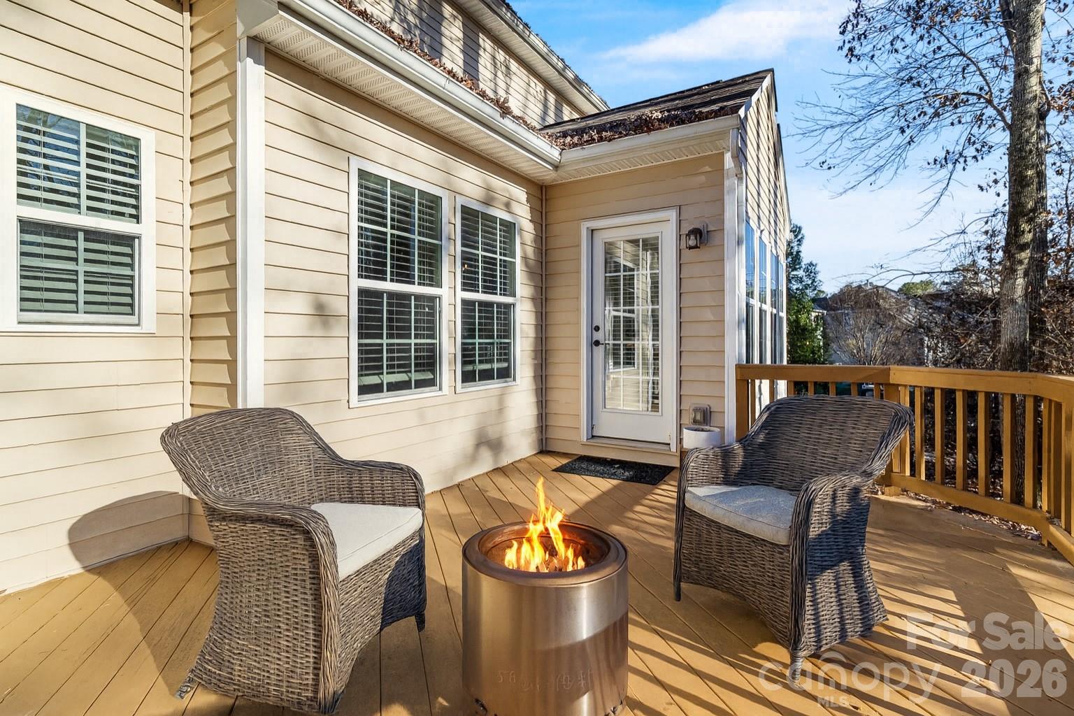 447 Leaf Arbor Ct, Lake Wylie, SC 29710