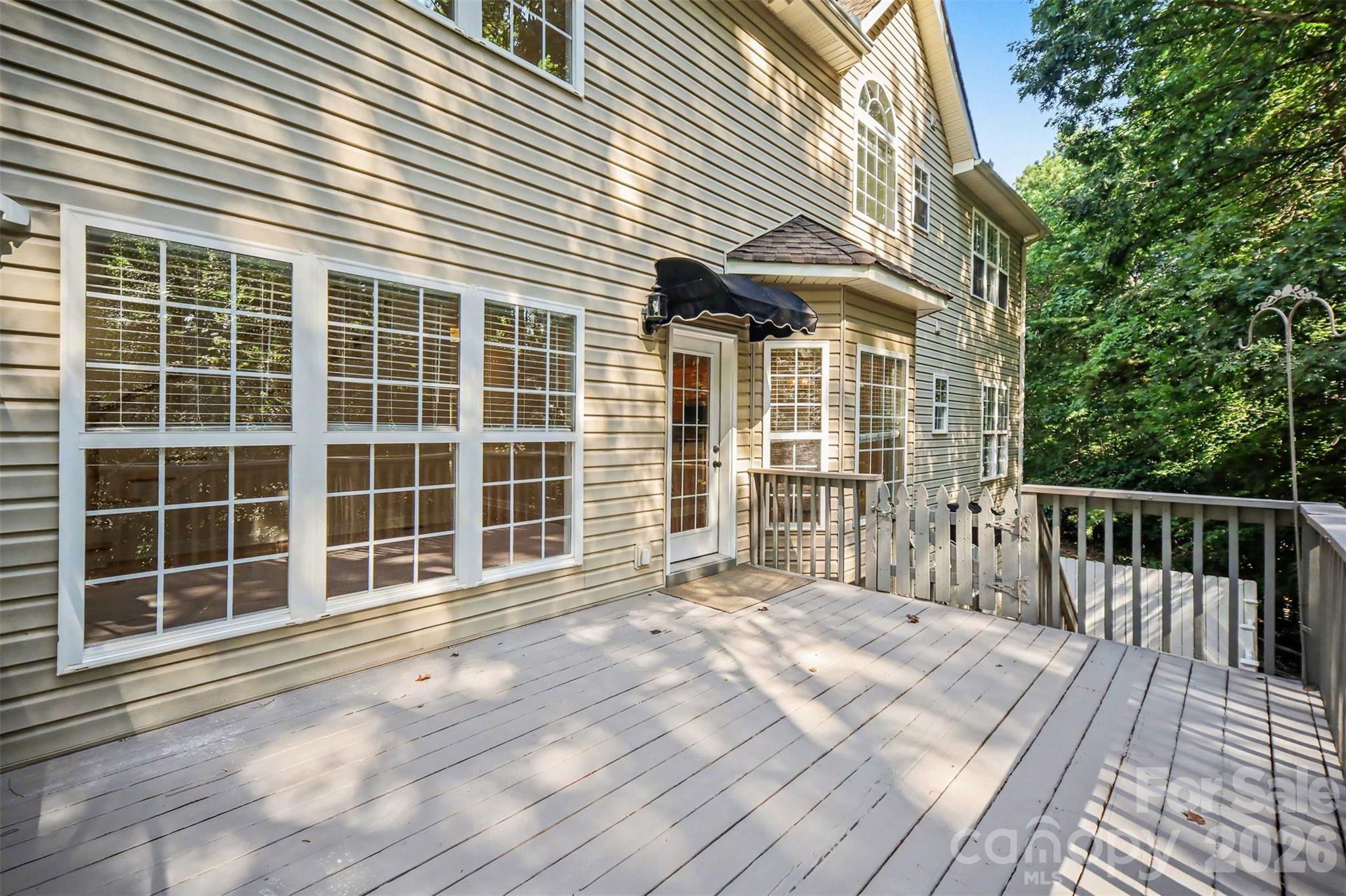 214 Harbor Landing Dr, Mooresville, NC 28117