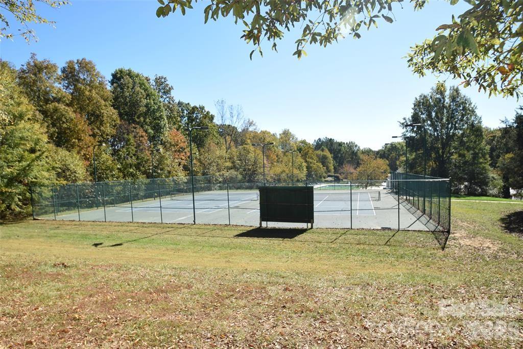 10214 Stoneykirk Ln, Charlotte, NC 28269