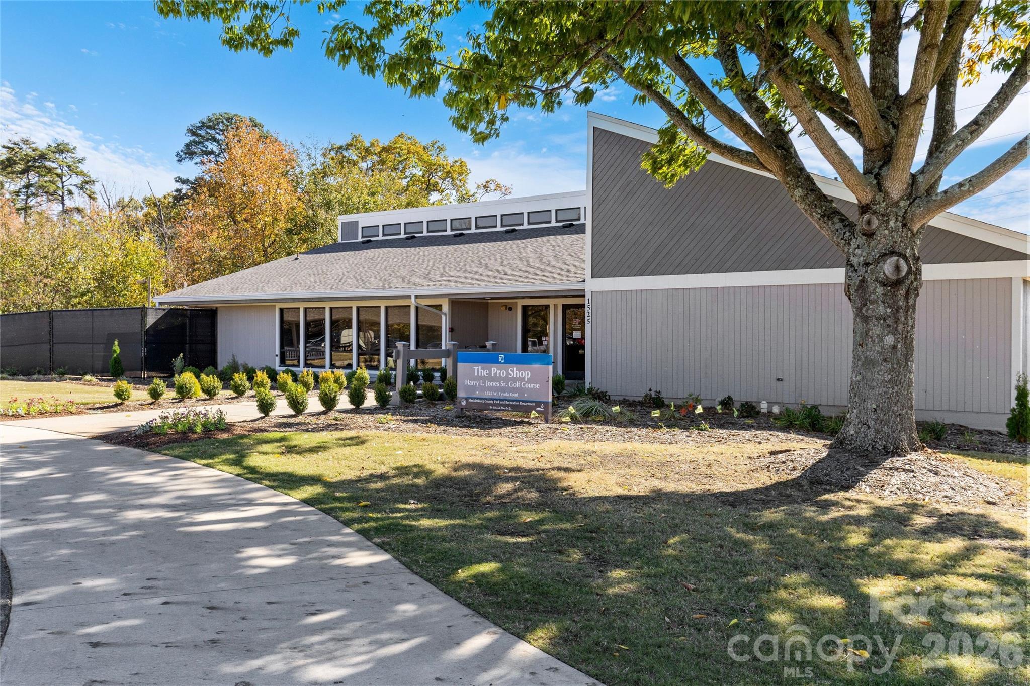 4248 Audubon Park Dr, Charlotte, NC 28217