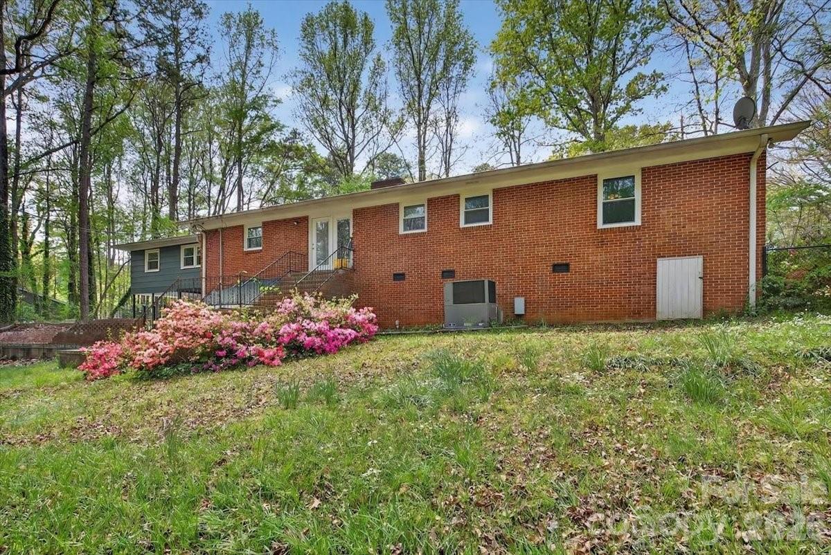 962 Sherwood Cir, Lancaster, SC 29720