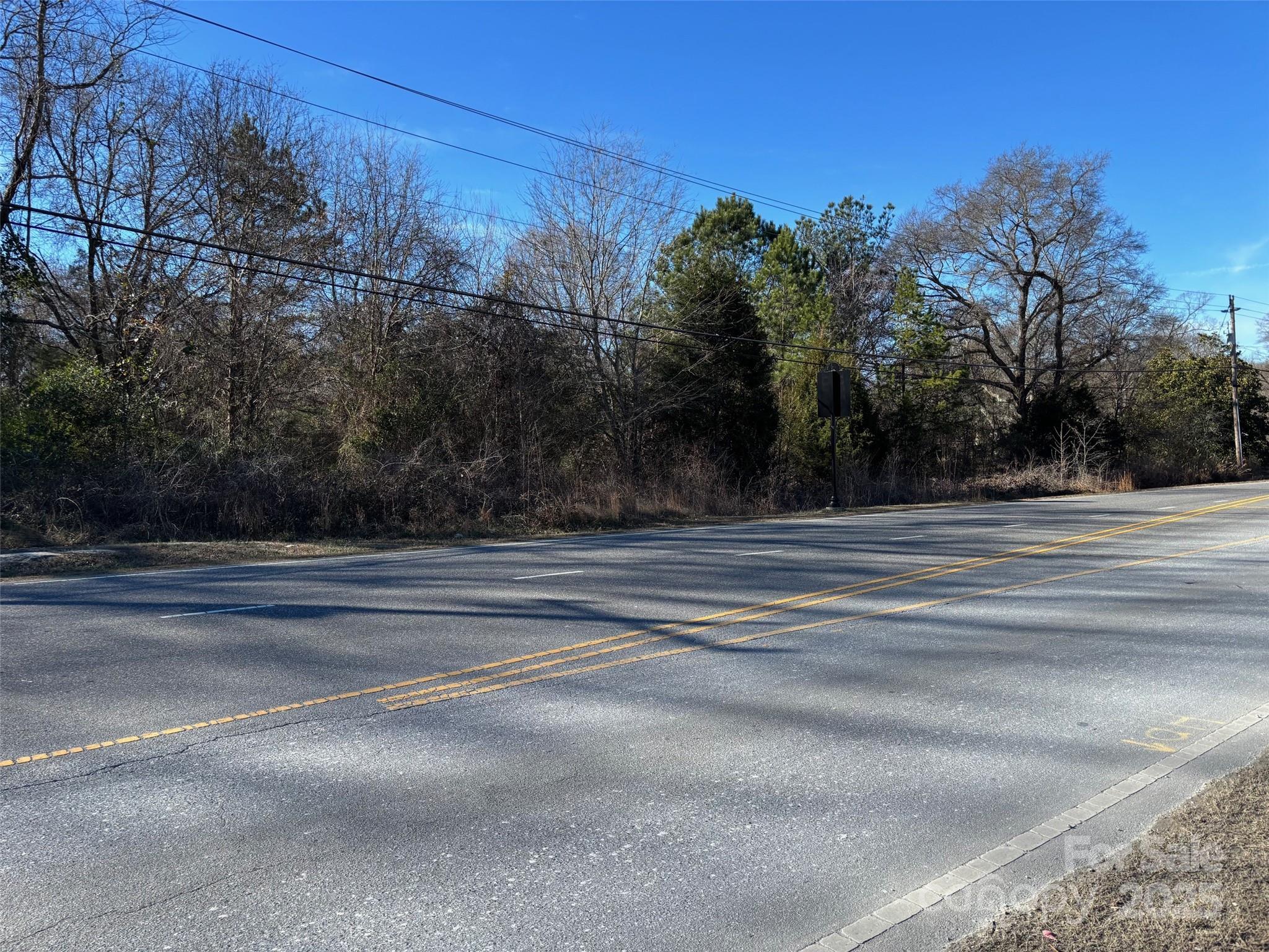 2015 Mountain Island Hw, Mount Holly, NC 28120