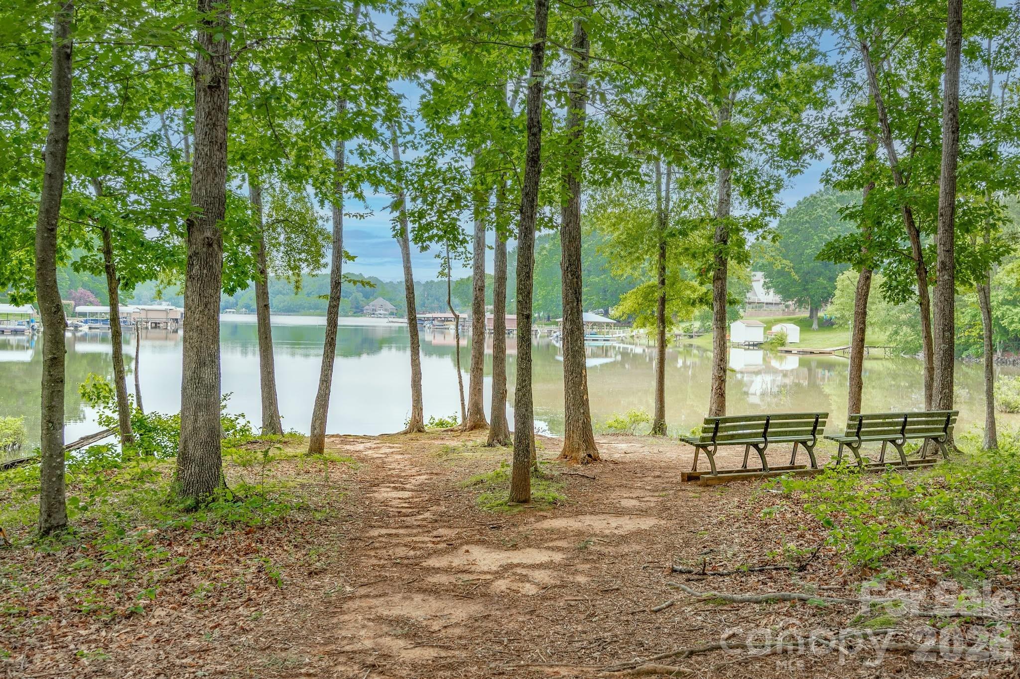 172 Water Oak Dr, Mooresville, NC 28117
