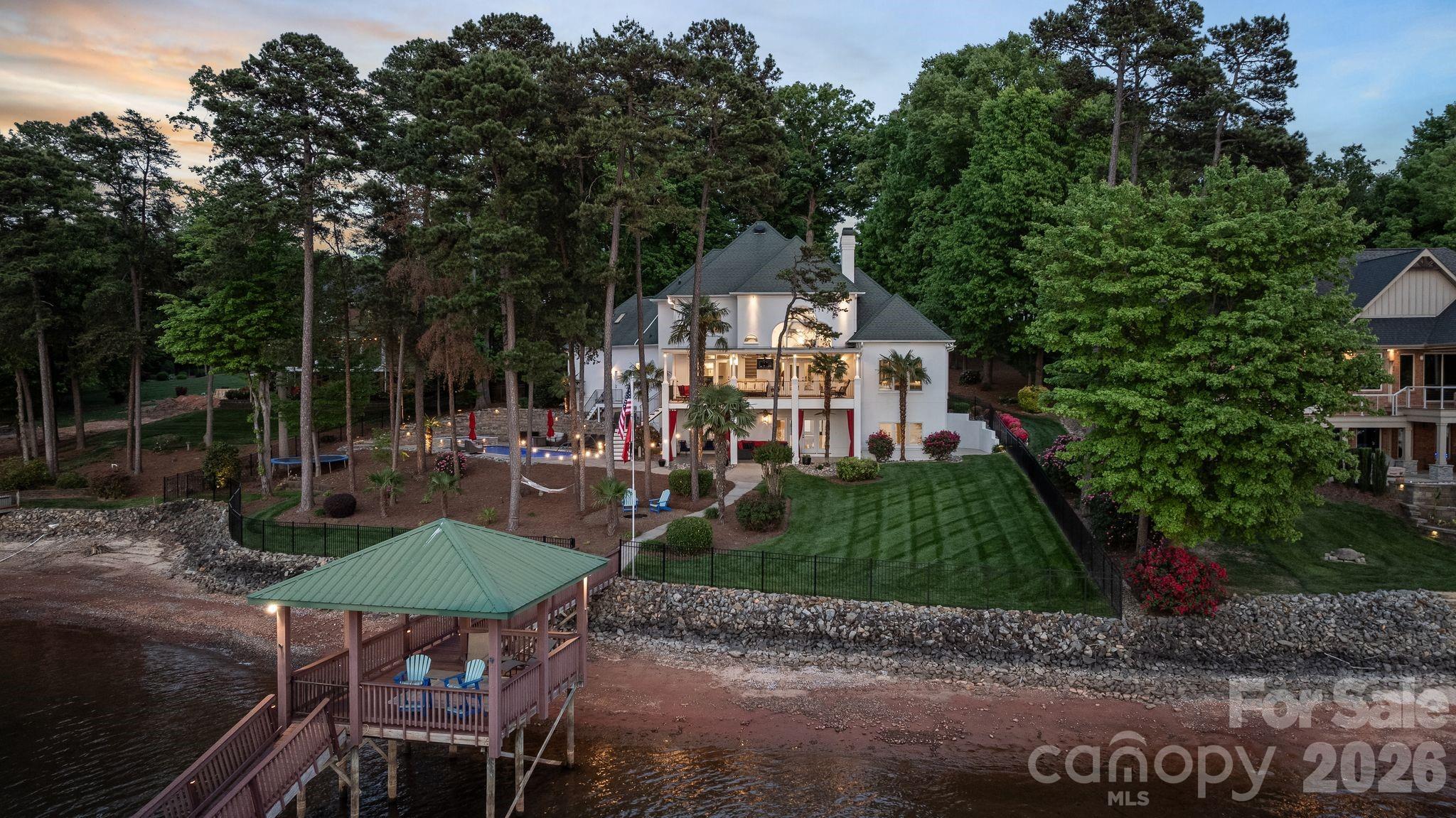 144 Mariner Pointe Ln, Mooresville, NC 28117