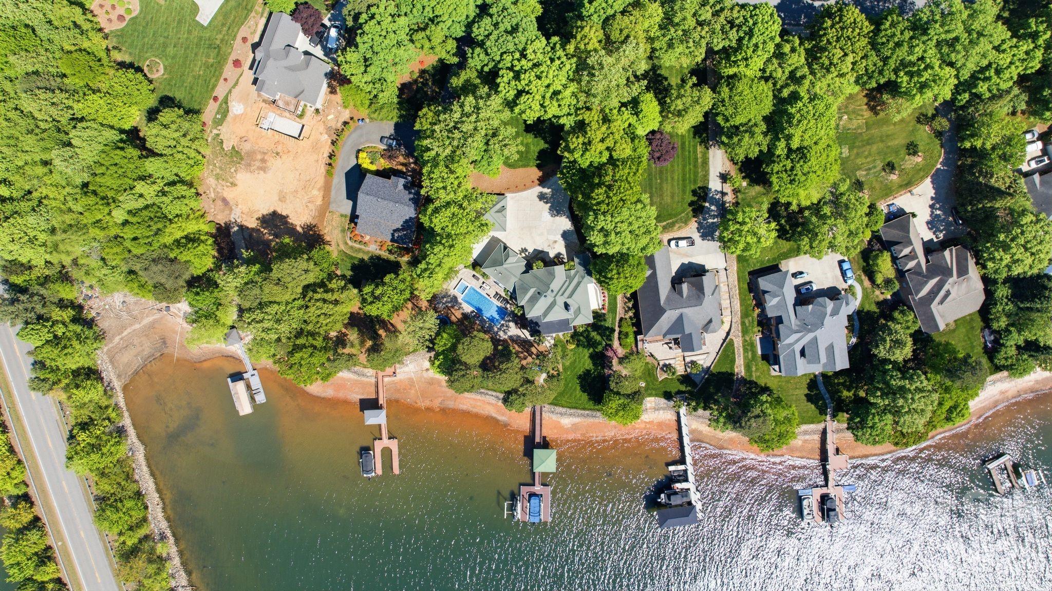 144 Mariner Pointe Ln, Mooresville, NC 28117