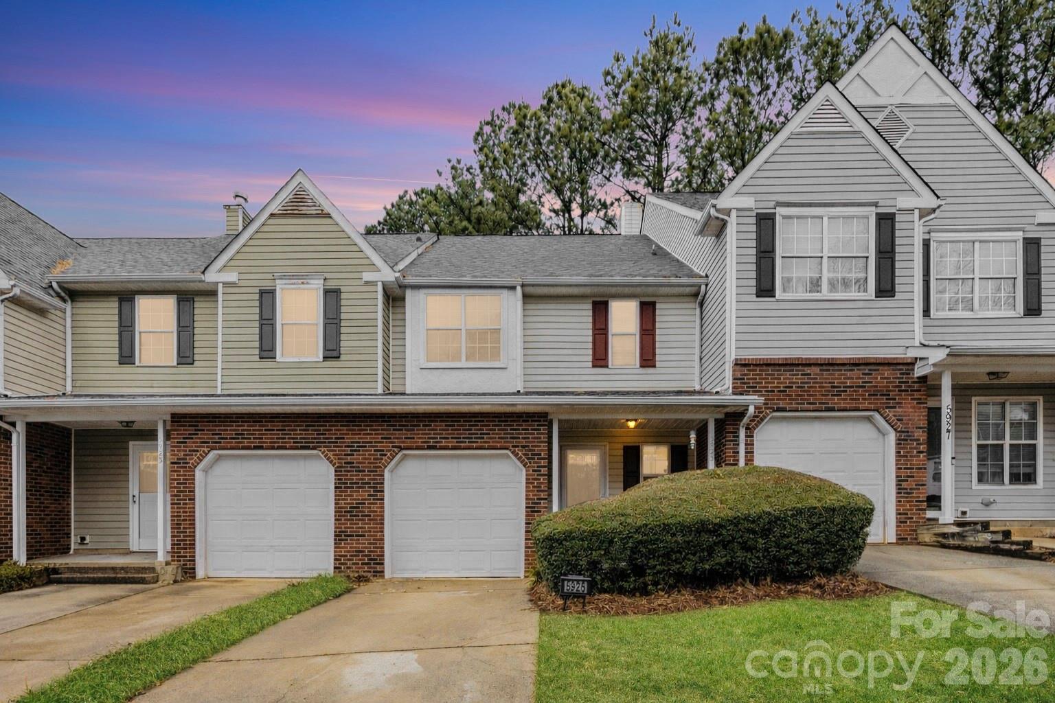 5925 Prescott Ct, Charlotte, NC 28269