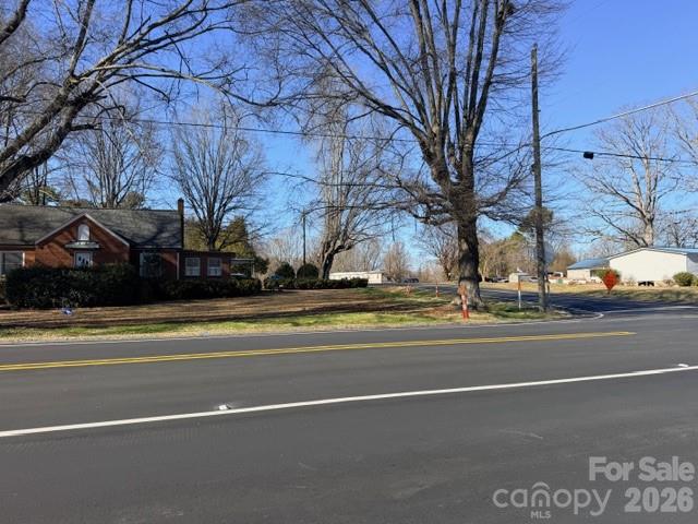 2060 Charlotte Hw, Mooresville, NC 28117