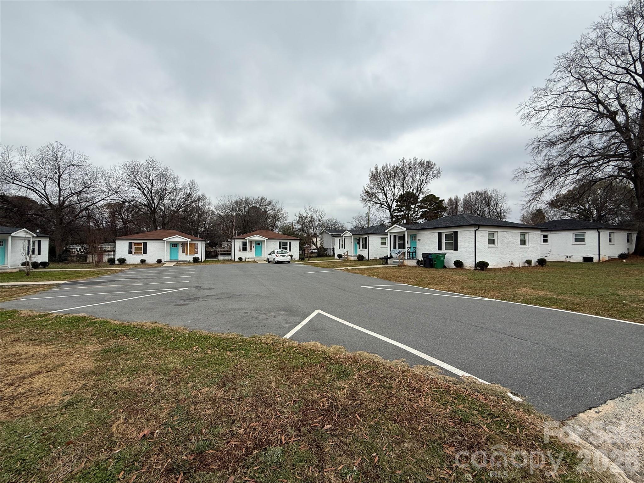 2232 Alma Ct, Charlotte, NC 28206