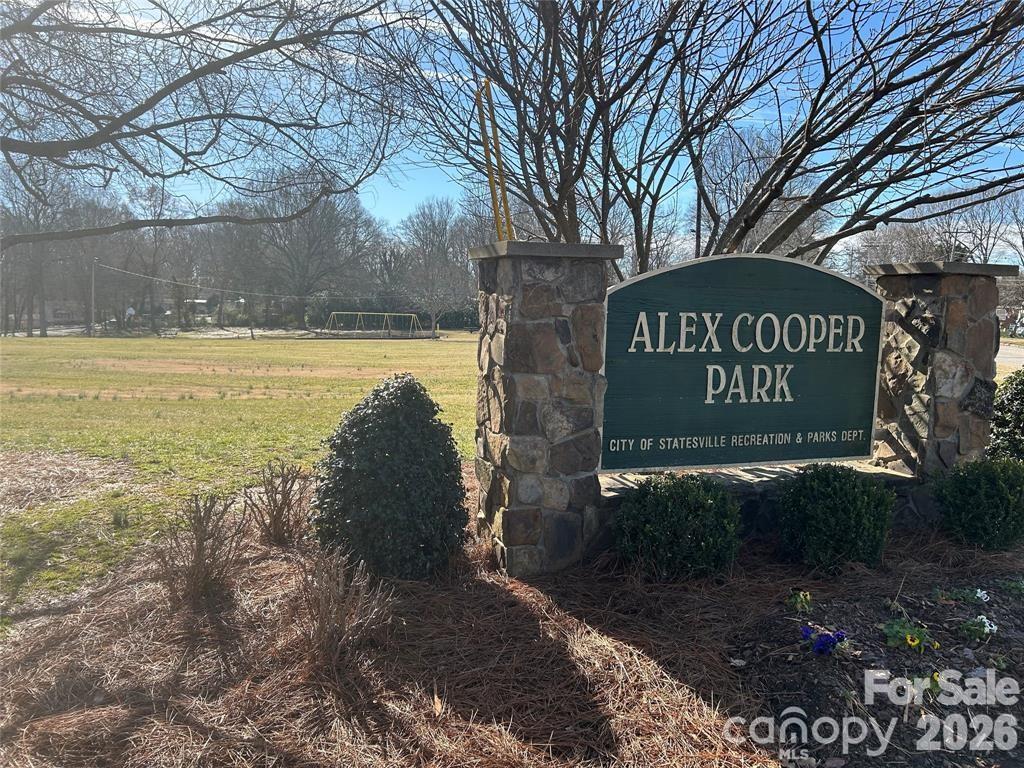 1506 7th St, Statesville, NC 28677