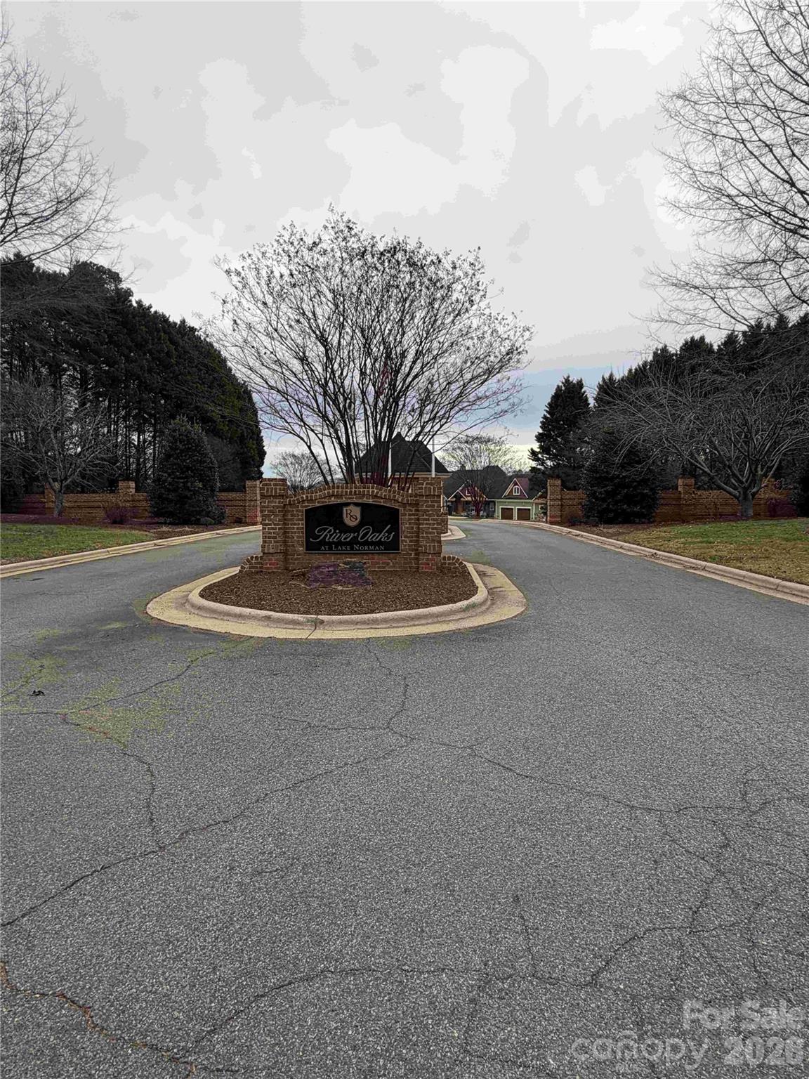112 Commanche Ct, Statesville, NC 28677