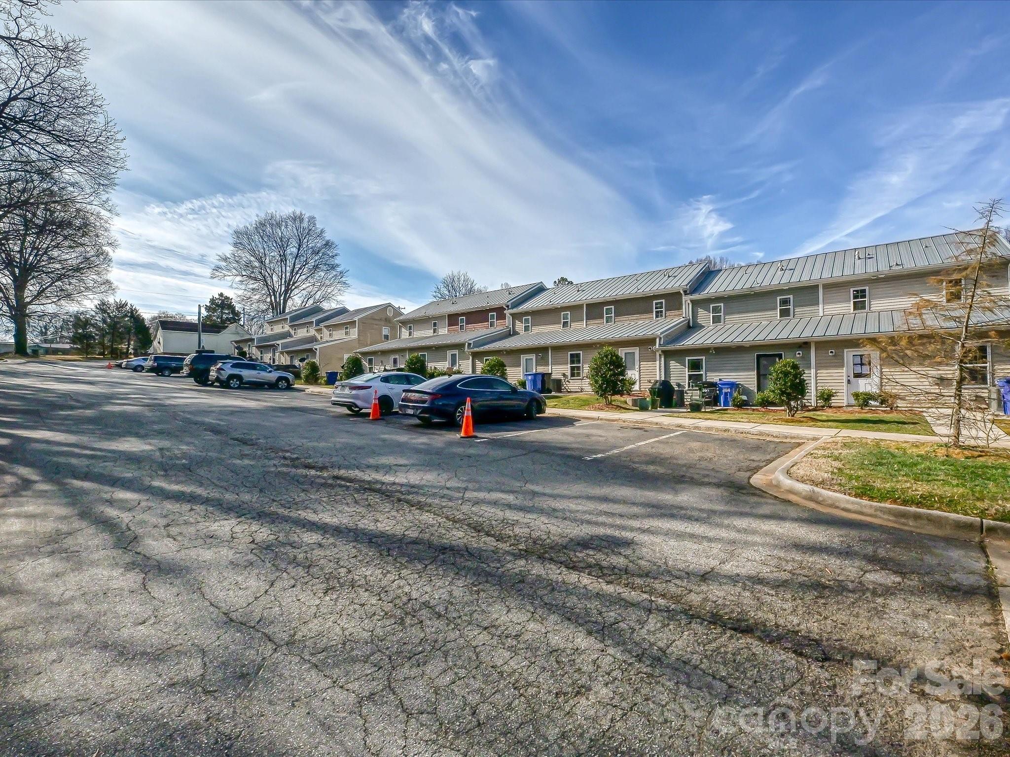 362 E Mills Ave, Mooresville, NC 28115