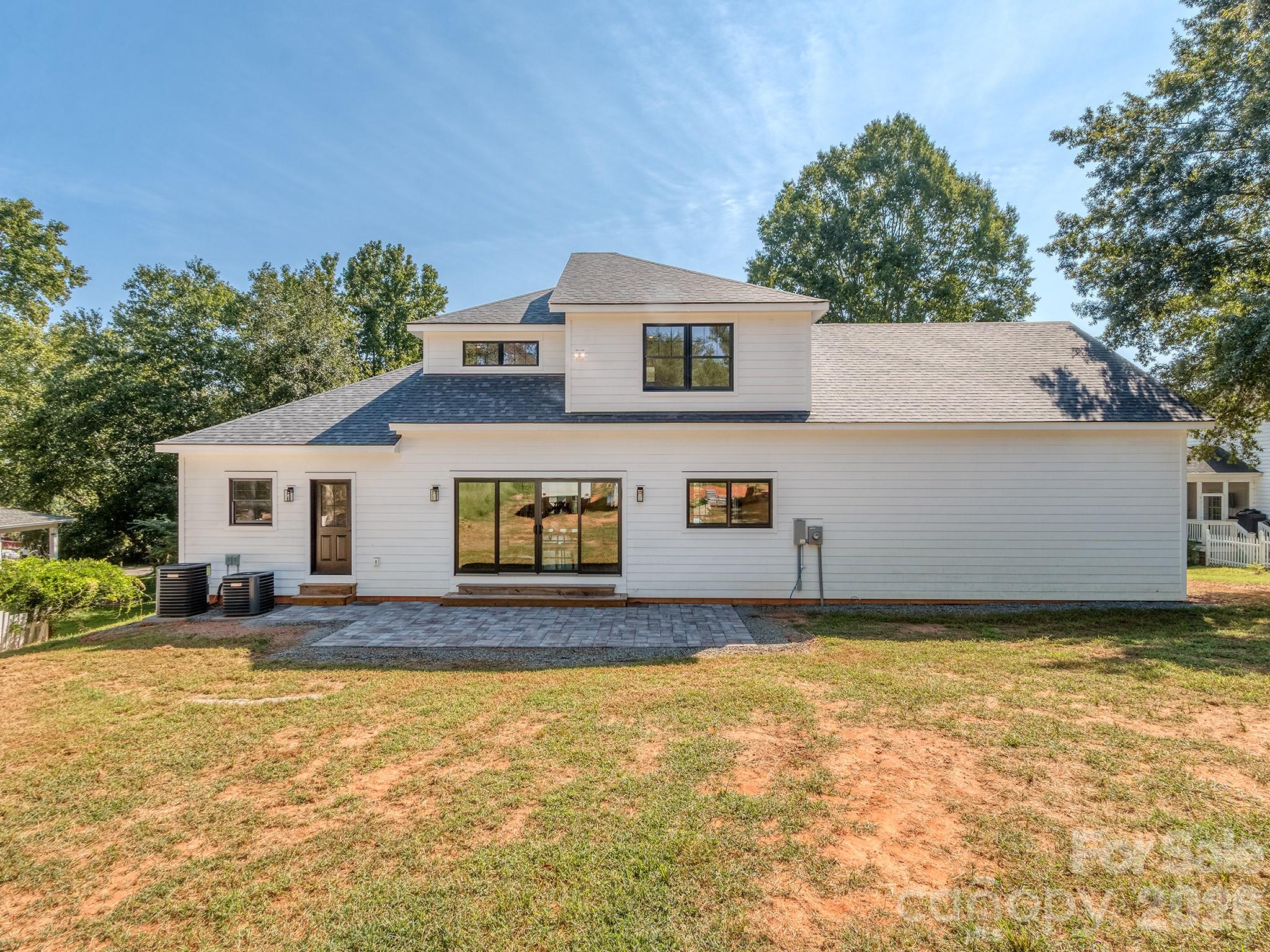 4899 Moonlite Bay Dr, Sherrills Ford, NC 28673