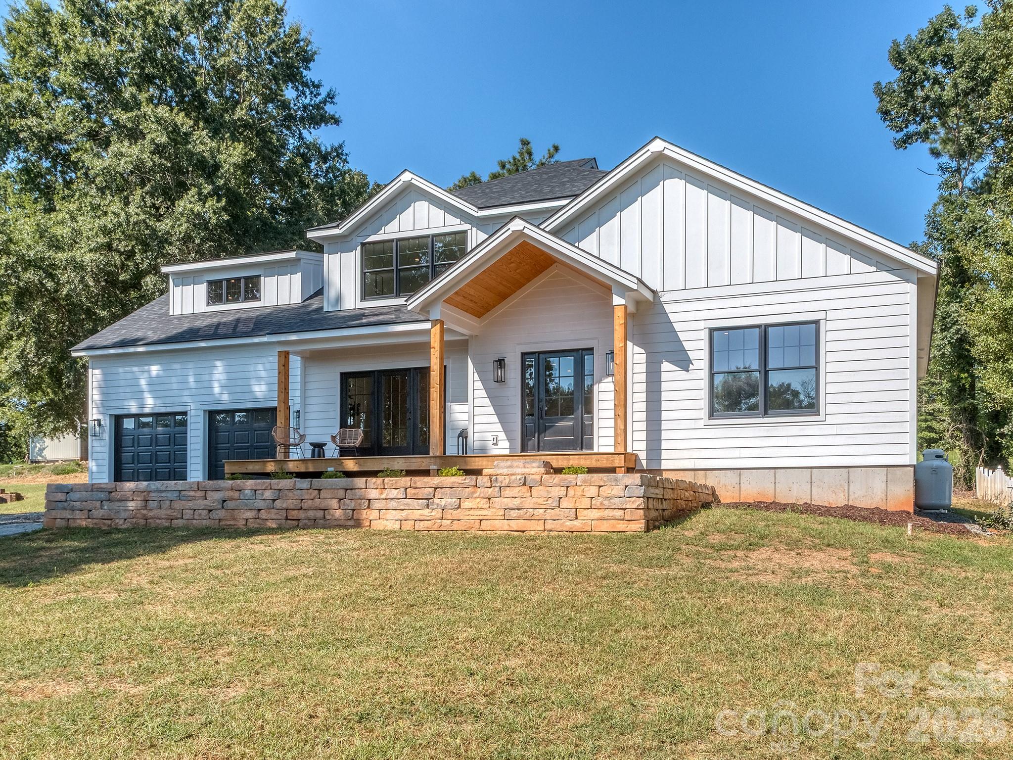 4899 Moonlite Bay Dr, Sherrills Ford, NC 28673