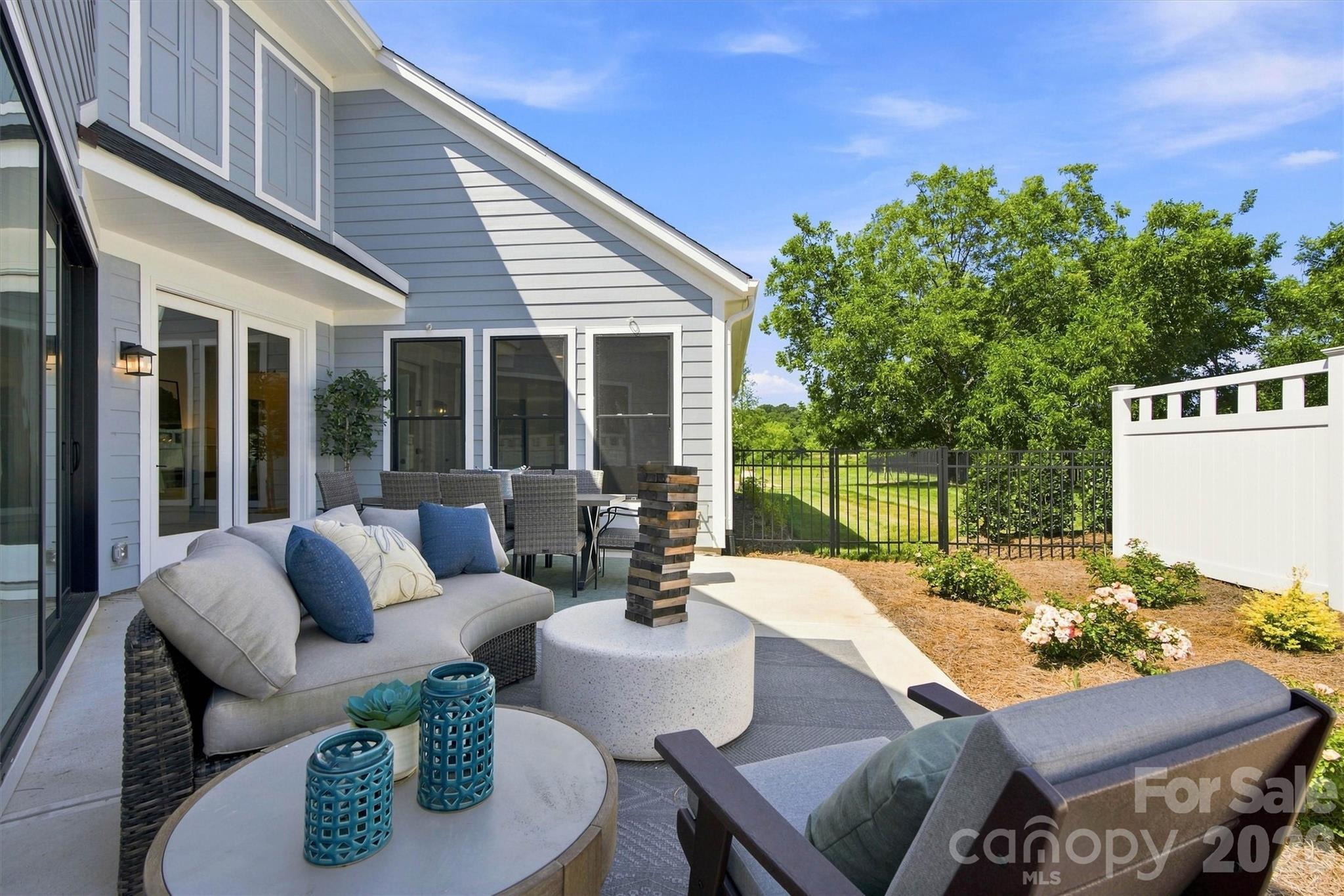 3015 Five Creek Rd, Charlotte, NC 28213