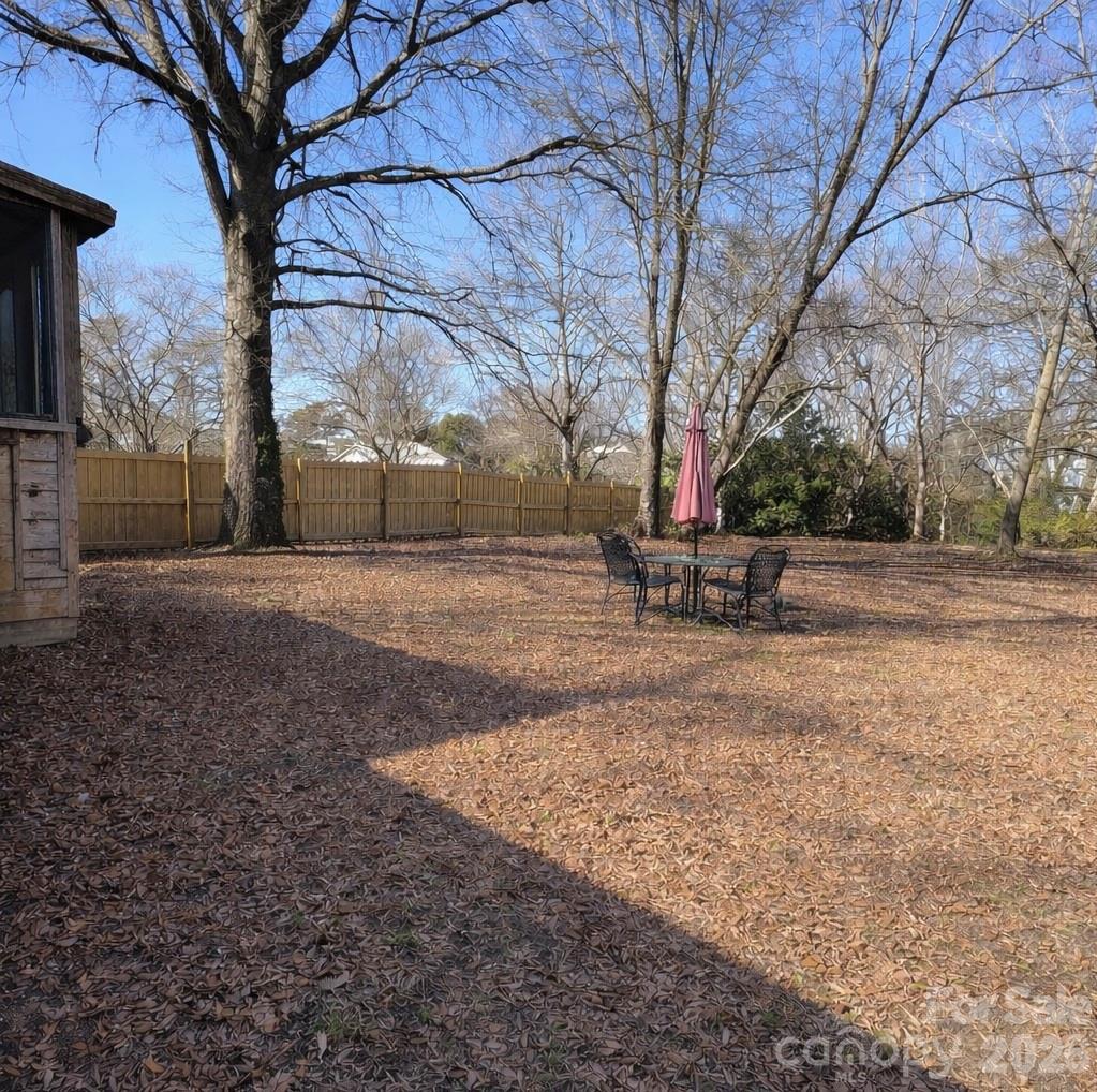 214 Oregon St, Charlotte, NC 28208
