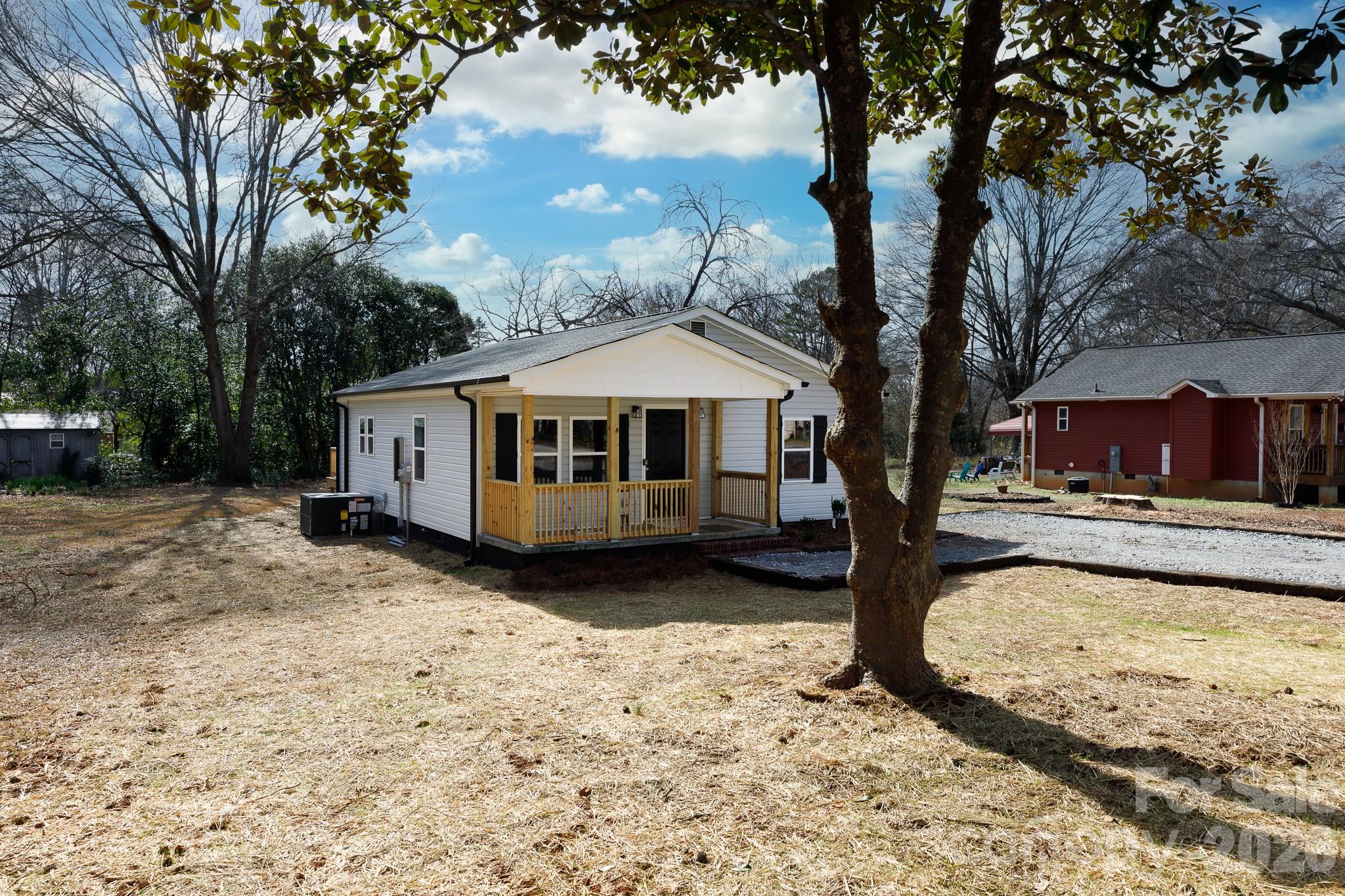 22 Center St, York, SC 29745