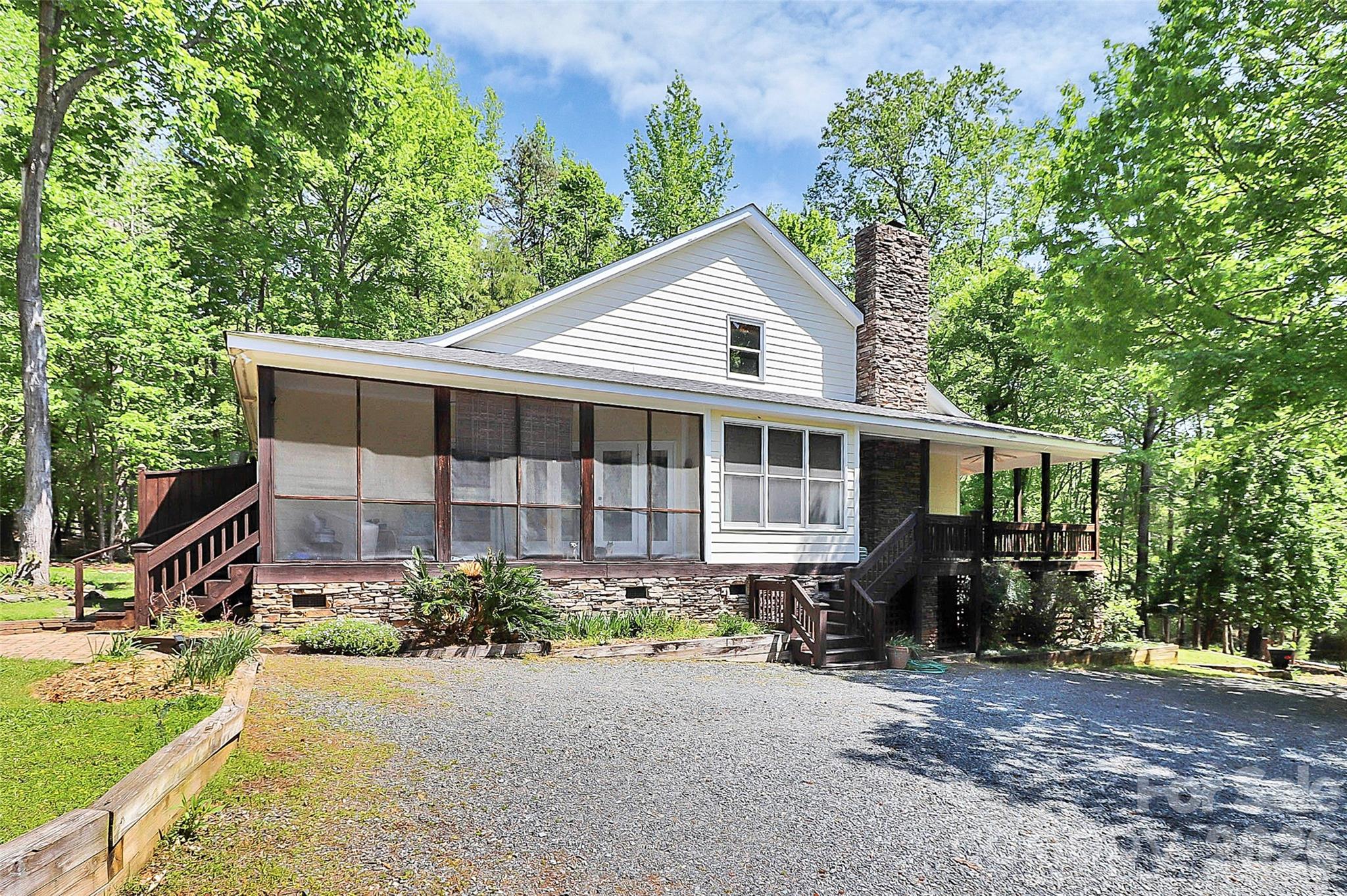 729 Lochaven Rd, Waxhaw, NC 28173