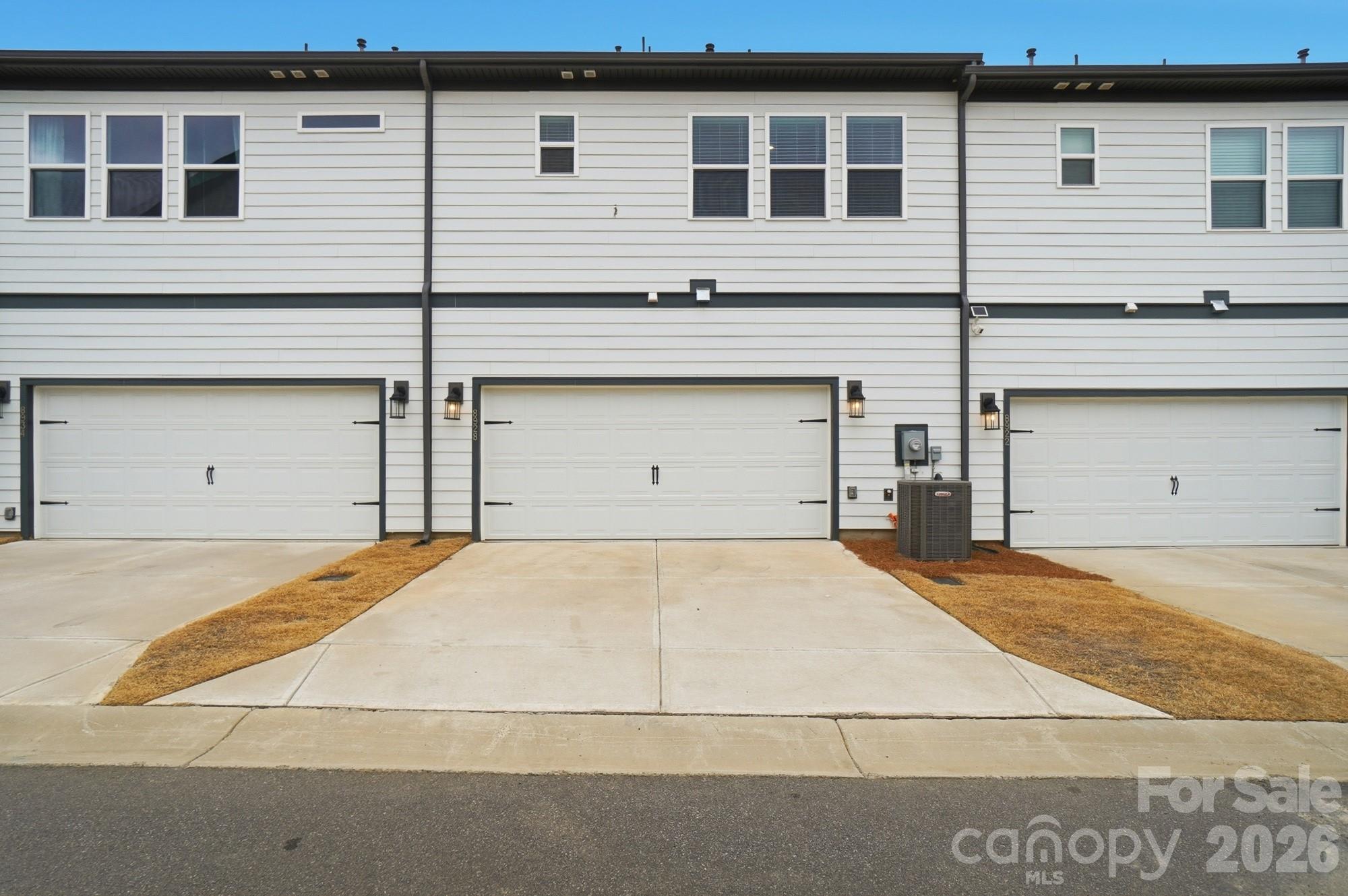 8928 Morning Mist Rd, Charlotte, NC 28215