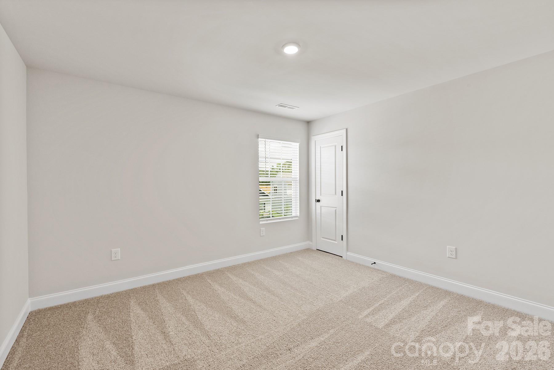 3633 Narrow Ln, Charlotte, NC 28215