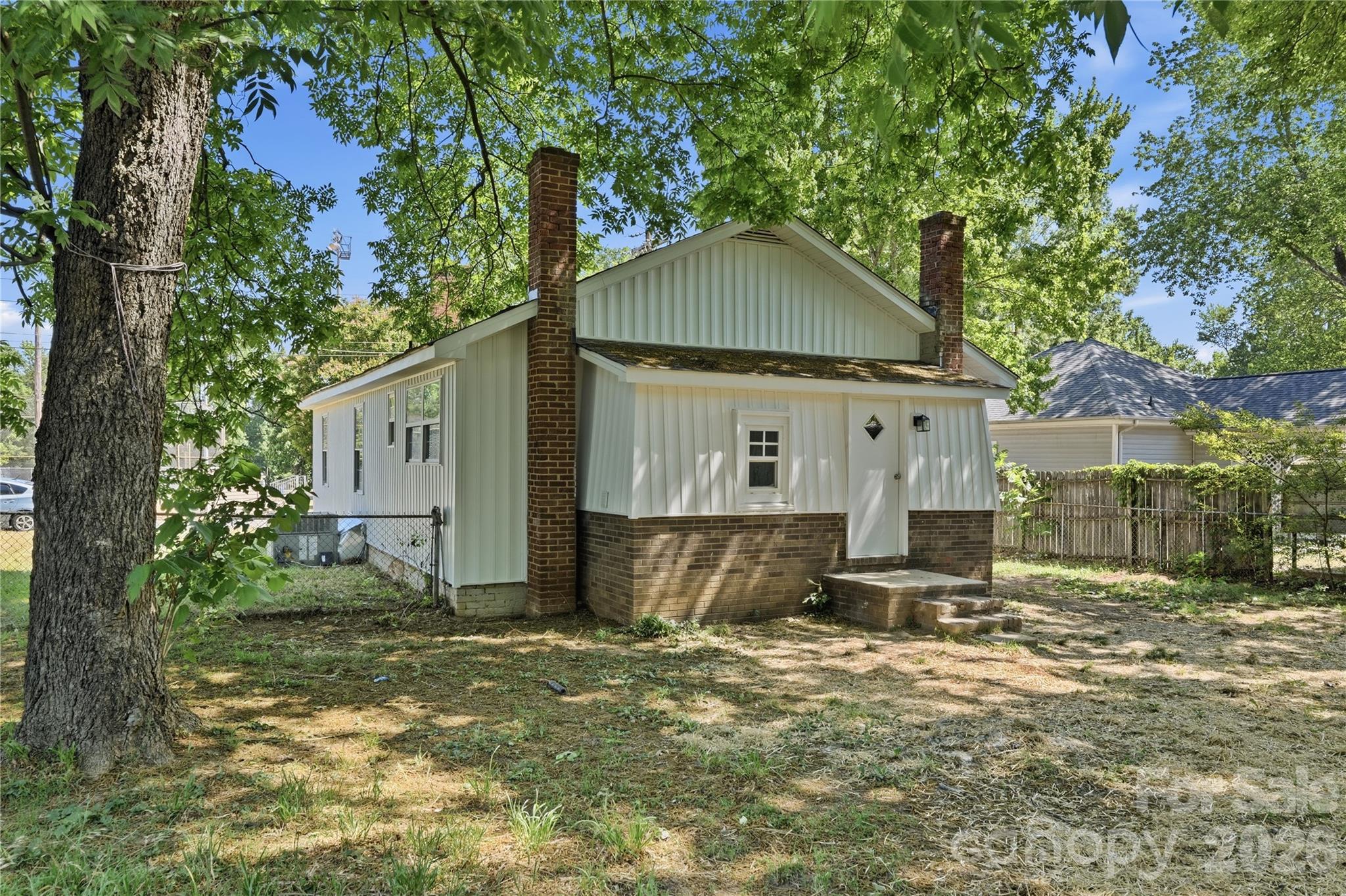 92 Spencer Ave, Mooresville, NC 28115