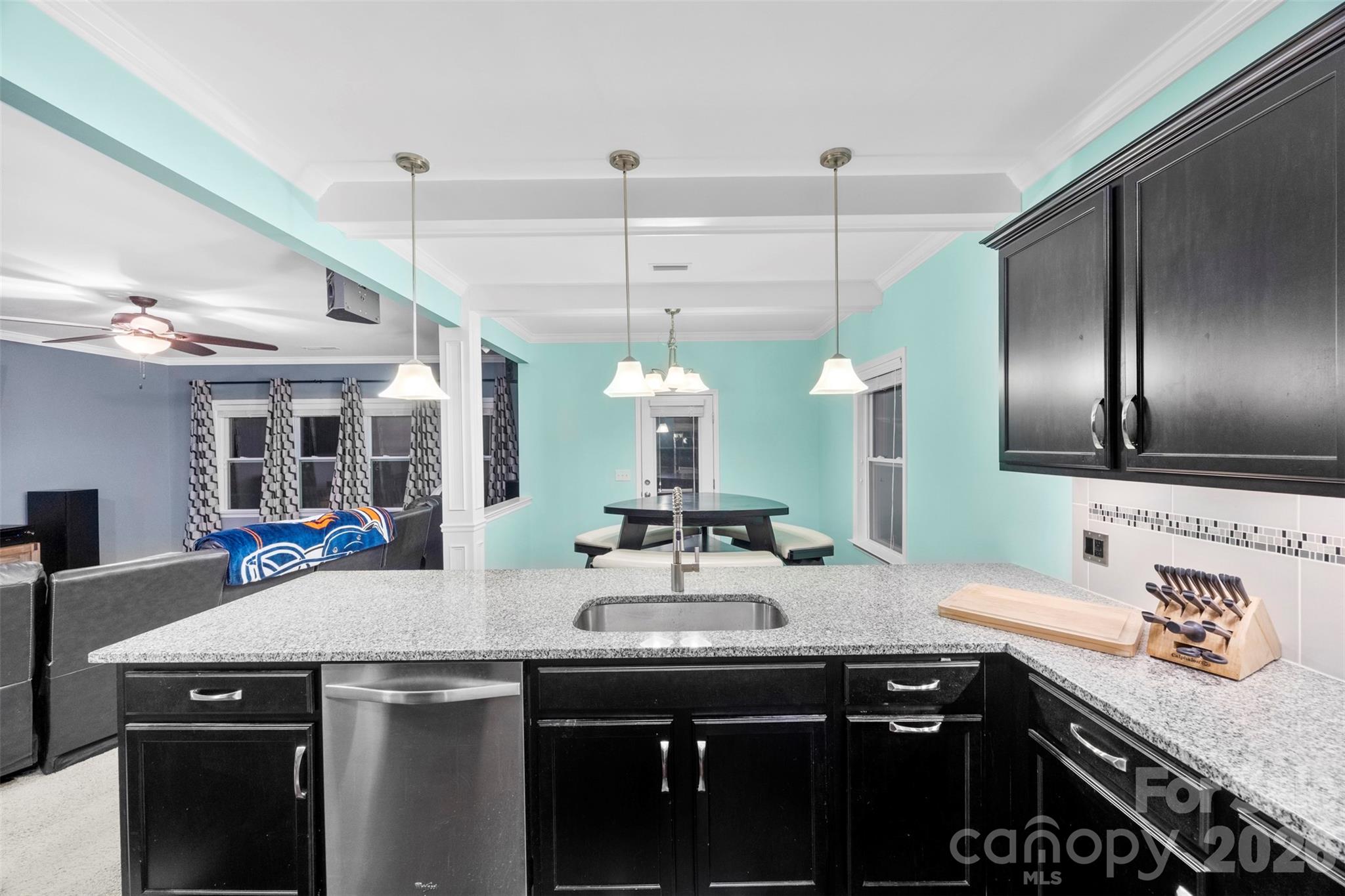 2342 Bloomfield Dr, Kannapolis, NC 28081