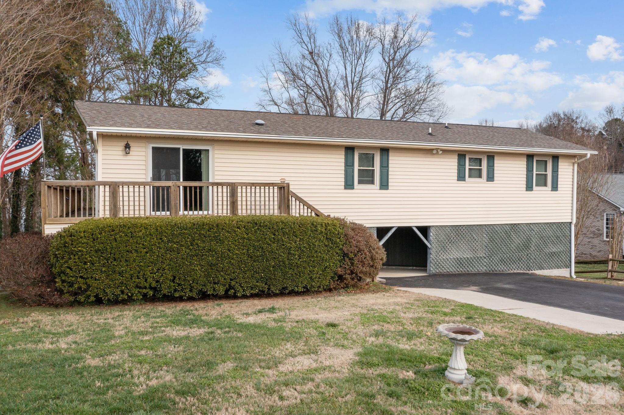 4278 Harbor Ln, Sherrills Ford, NC 28673