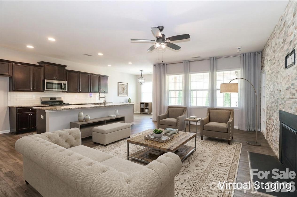 180 N Cromwell Dr, Mooresville, NC 28115