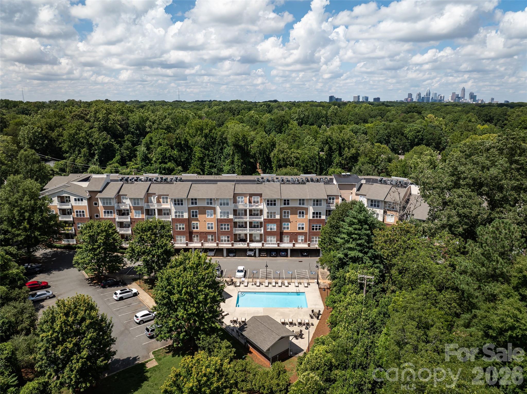 1000 E Woodlawn Rd #311, Charlotte, NC 28209