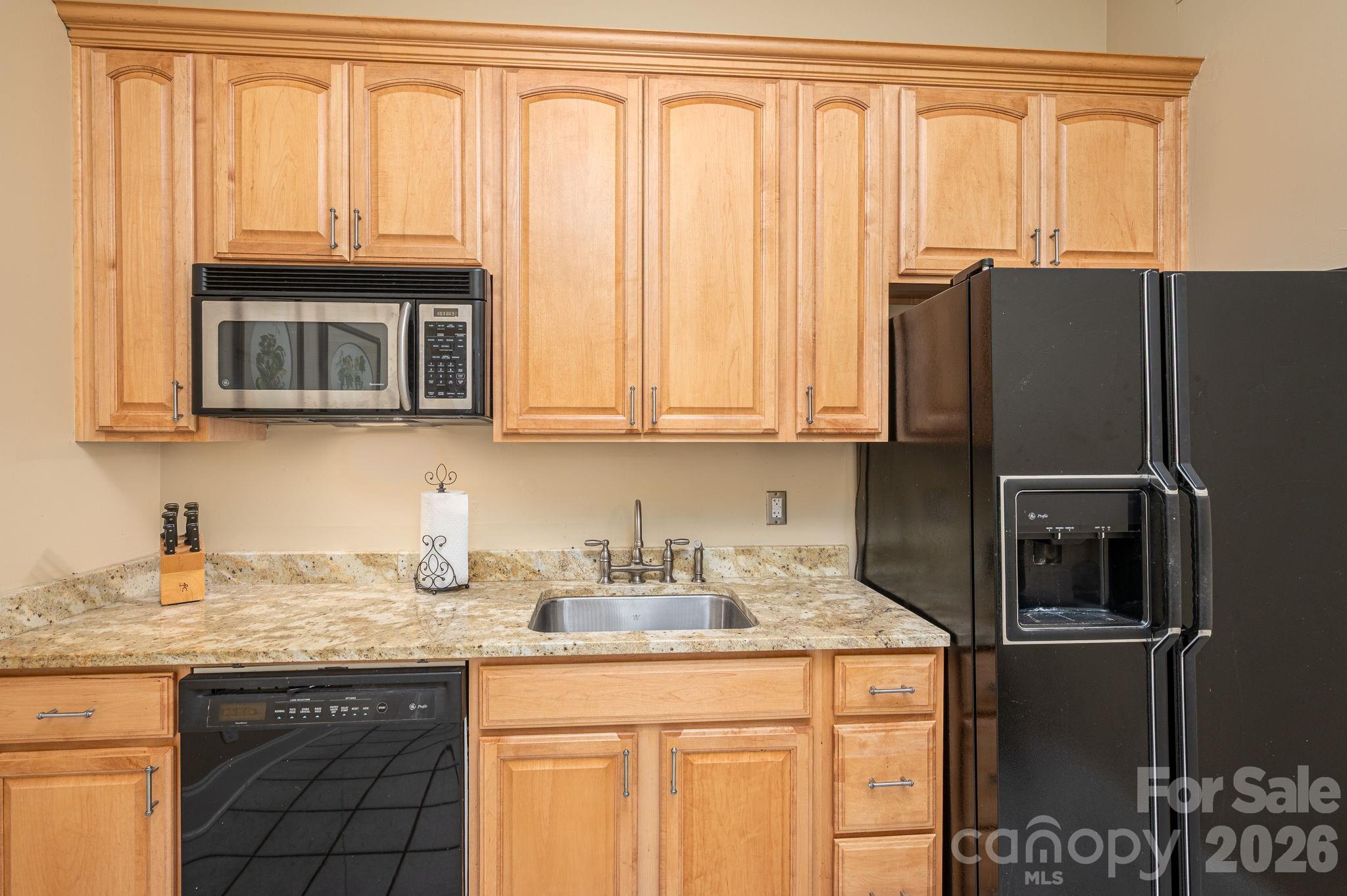 103 Shelter Cove Ln, Mooresville, NC 28117