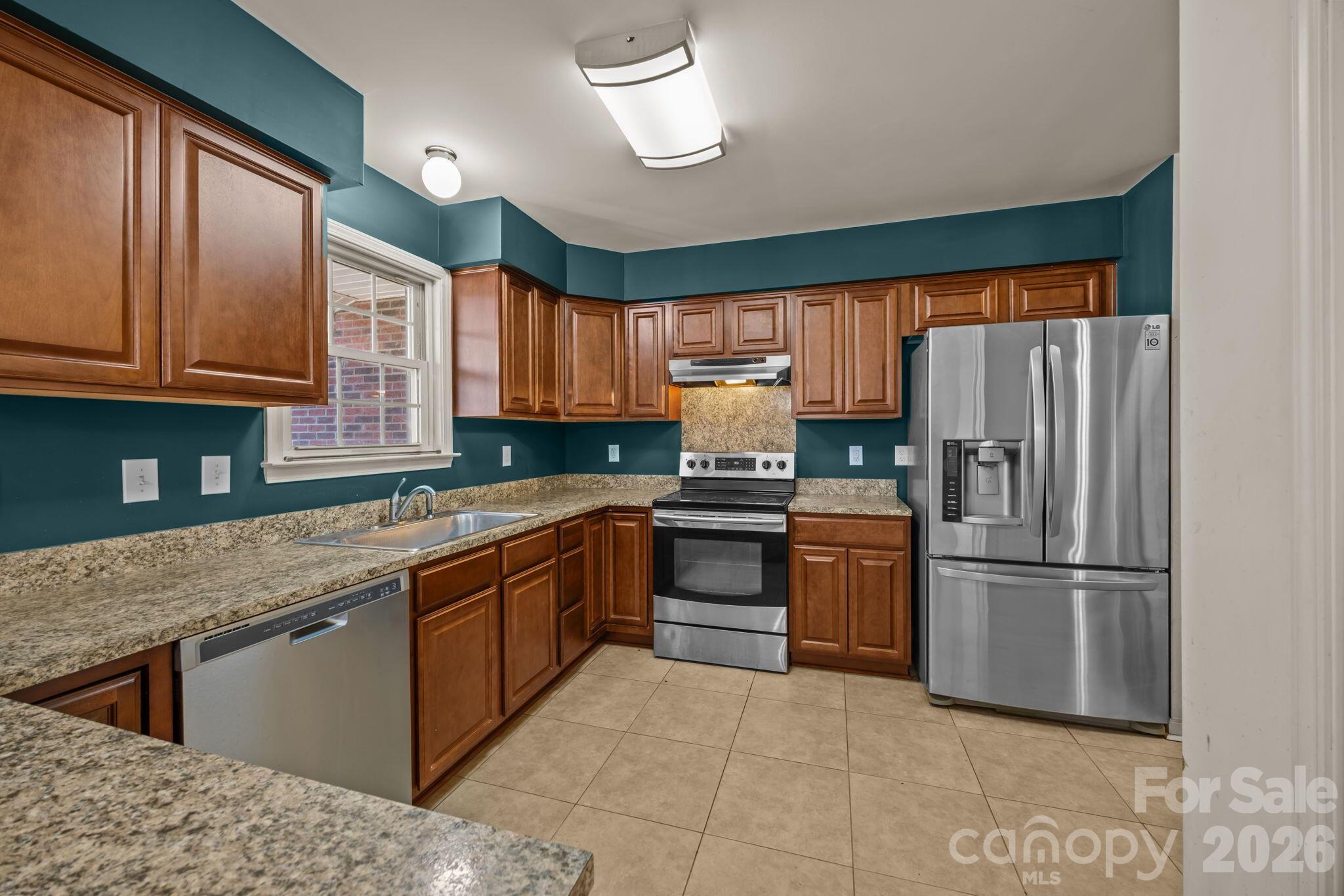 249 Shumaker Dr, Statesville, NC 28625