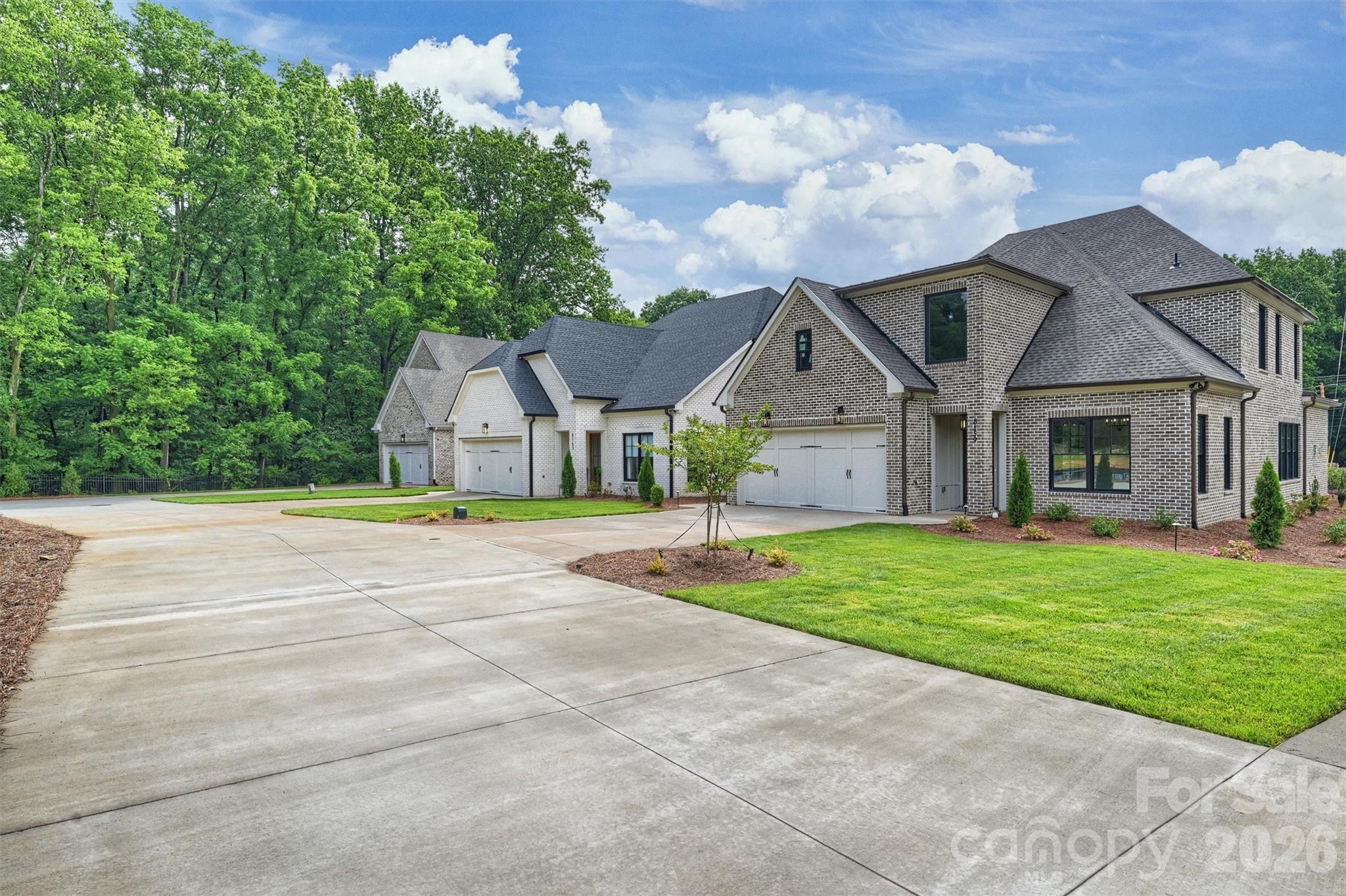 8163 Fairview Rd, Charlotte, NC 28226
