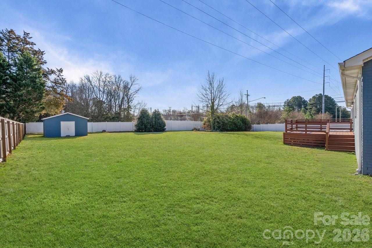 16808 Knoxwood Dr, Huntersville, NC 28078
