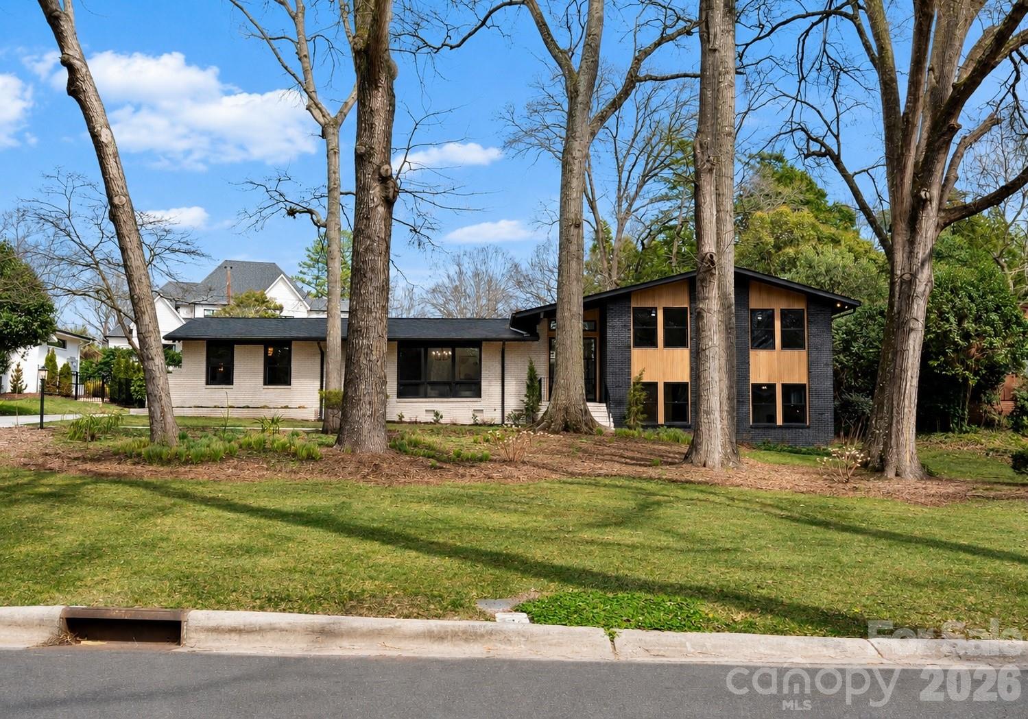823 Wingrave Dr, Charlotte, NC 28270