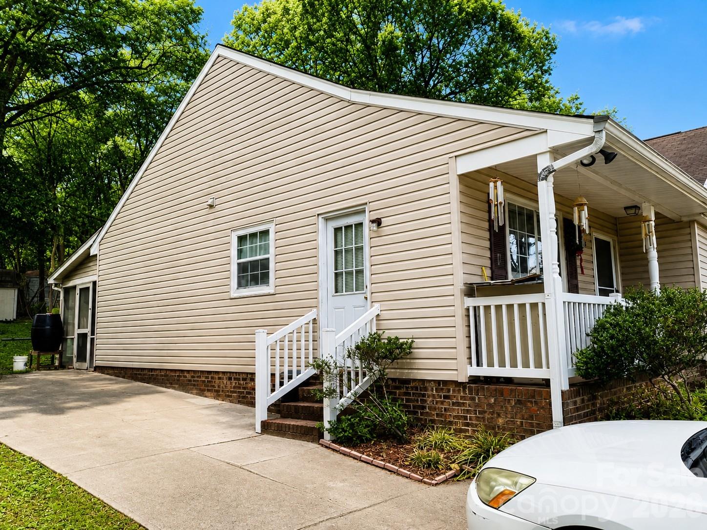 10120 Rockwood Rd, Charlotte, NC 28215