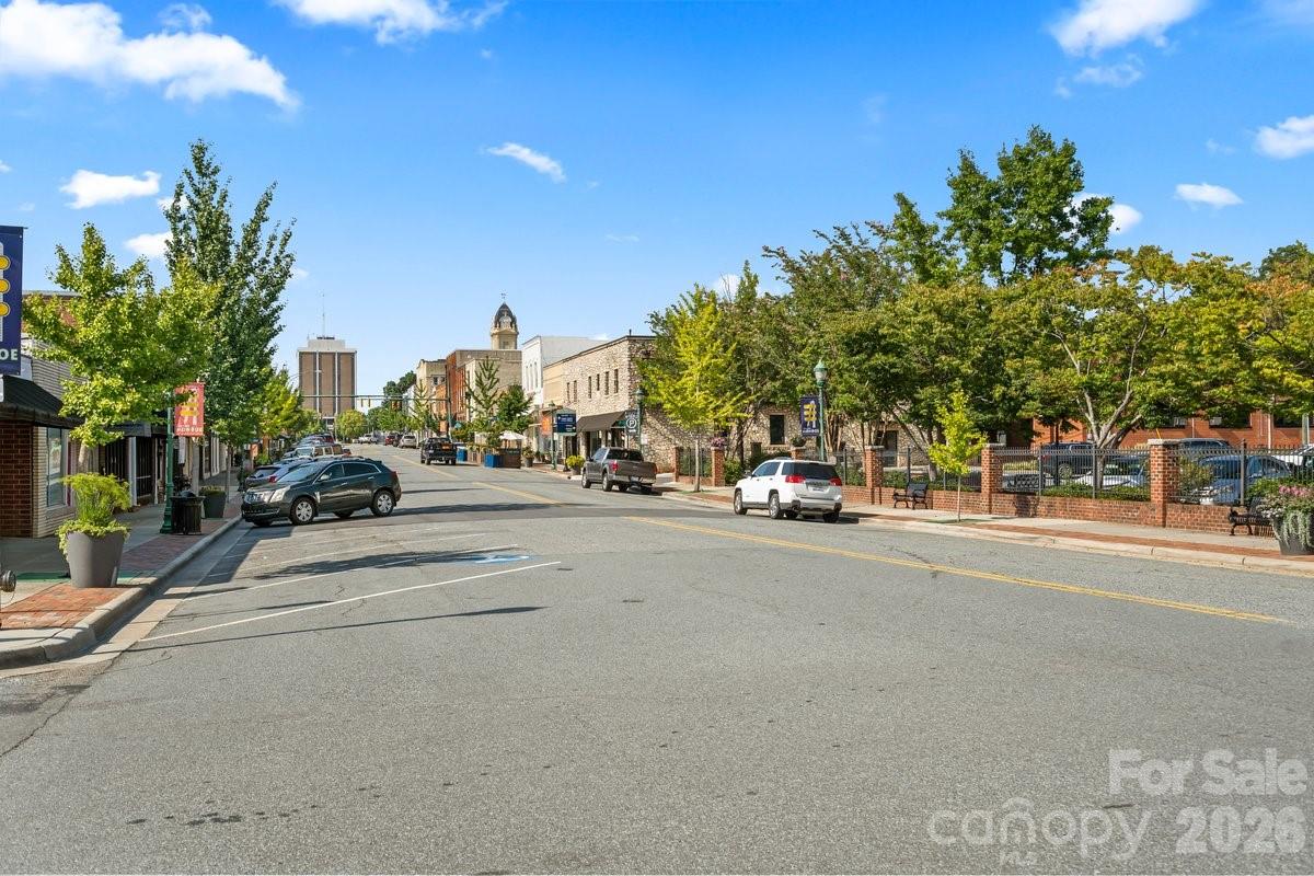 303 Lancaster Ave, Monroe, NC 28112