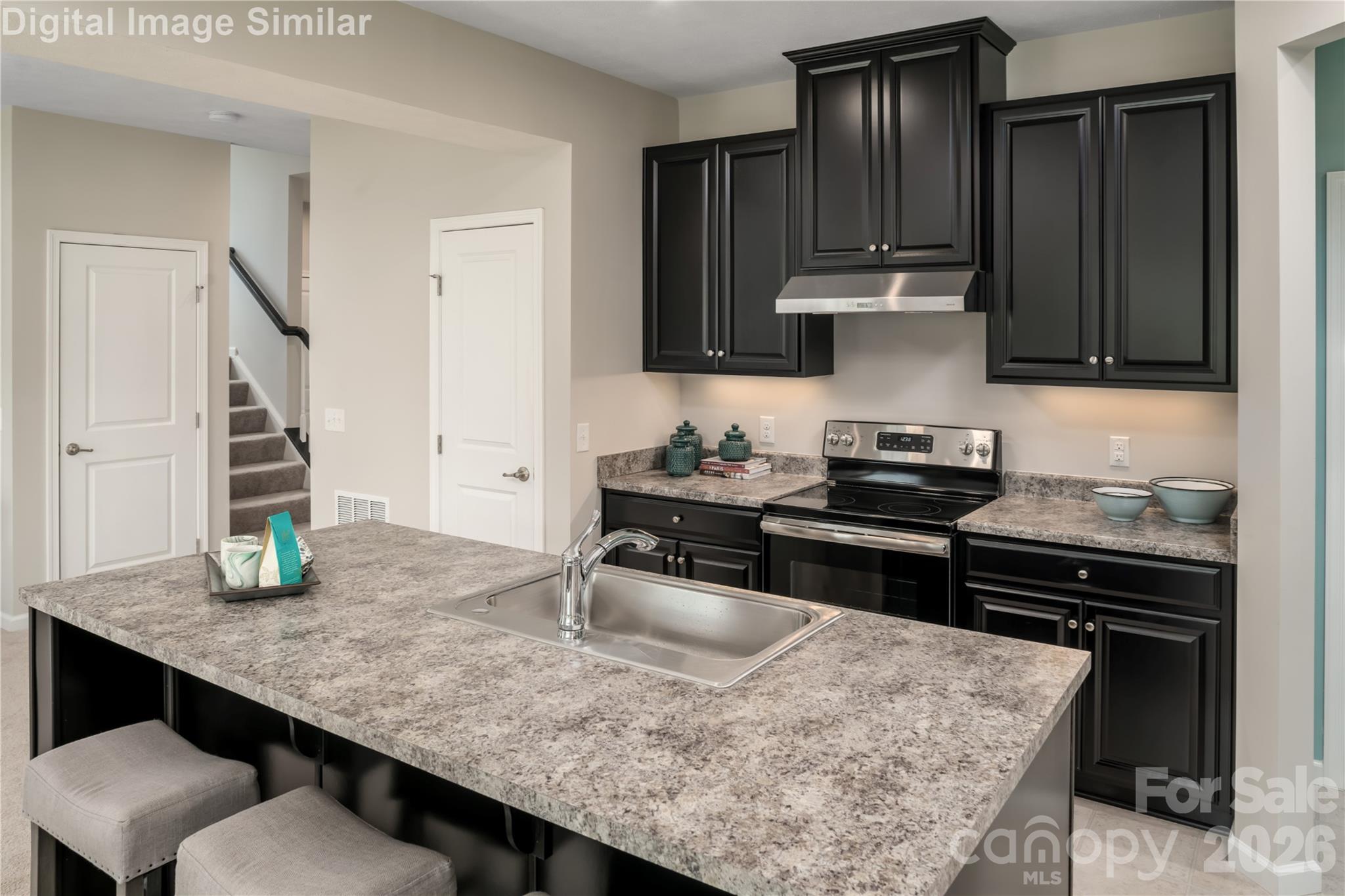 2063 Fernway Dr, Charlotte, NC 28216