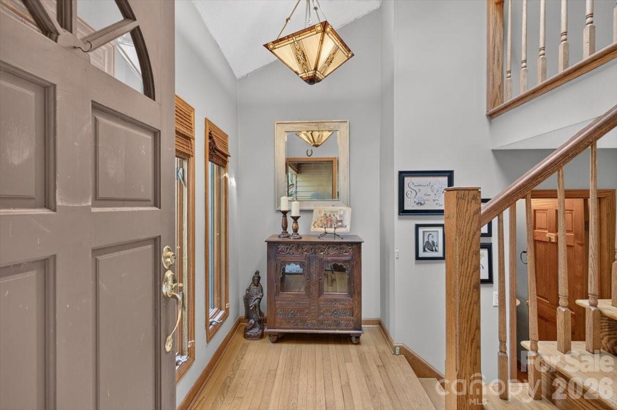 10 Thornwood Ct, Lake Wylie, SC 29710