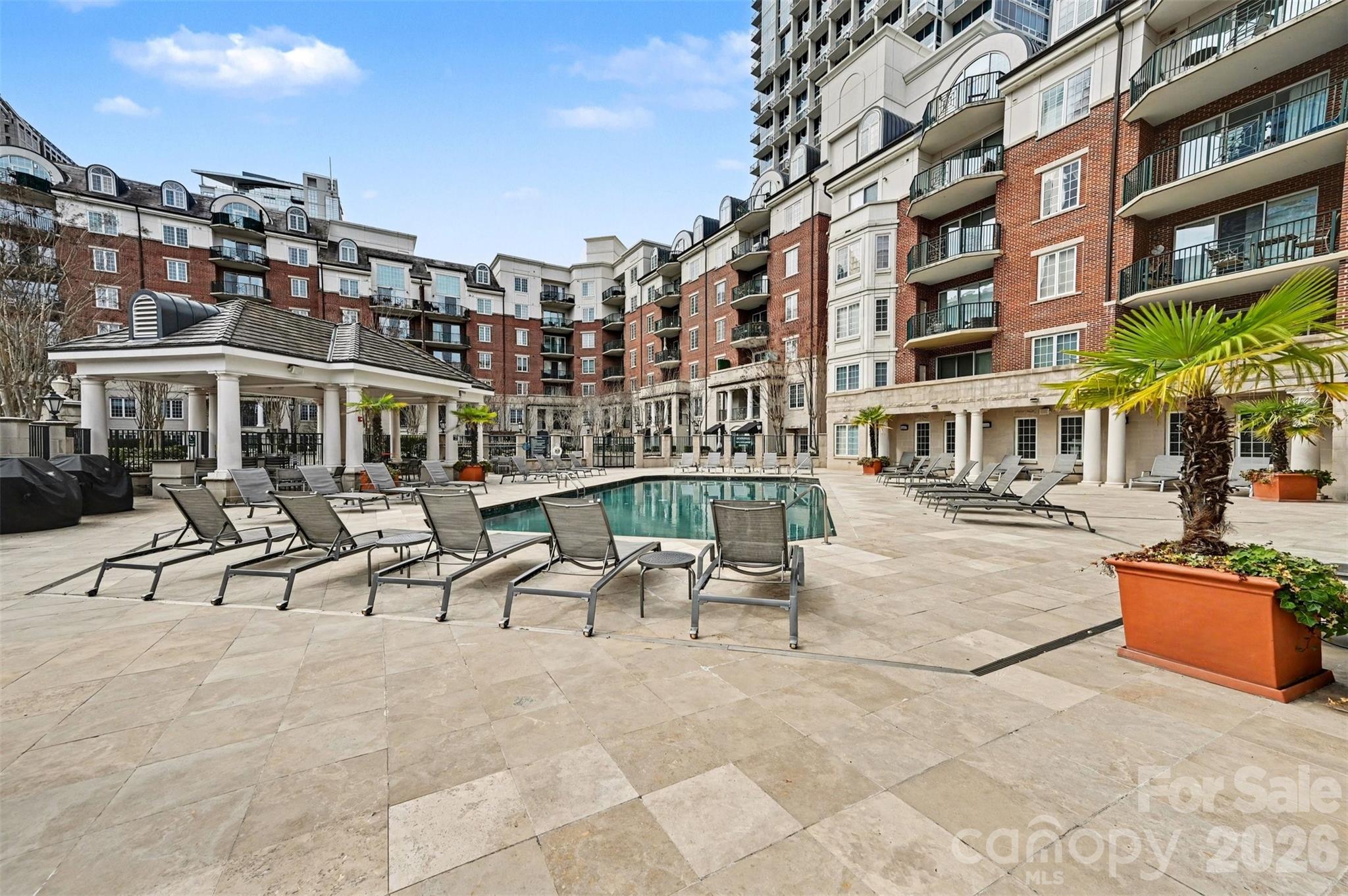 300 W 5th St #336, Charlotte, NC 28202