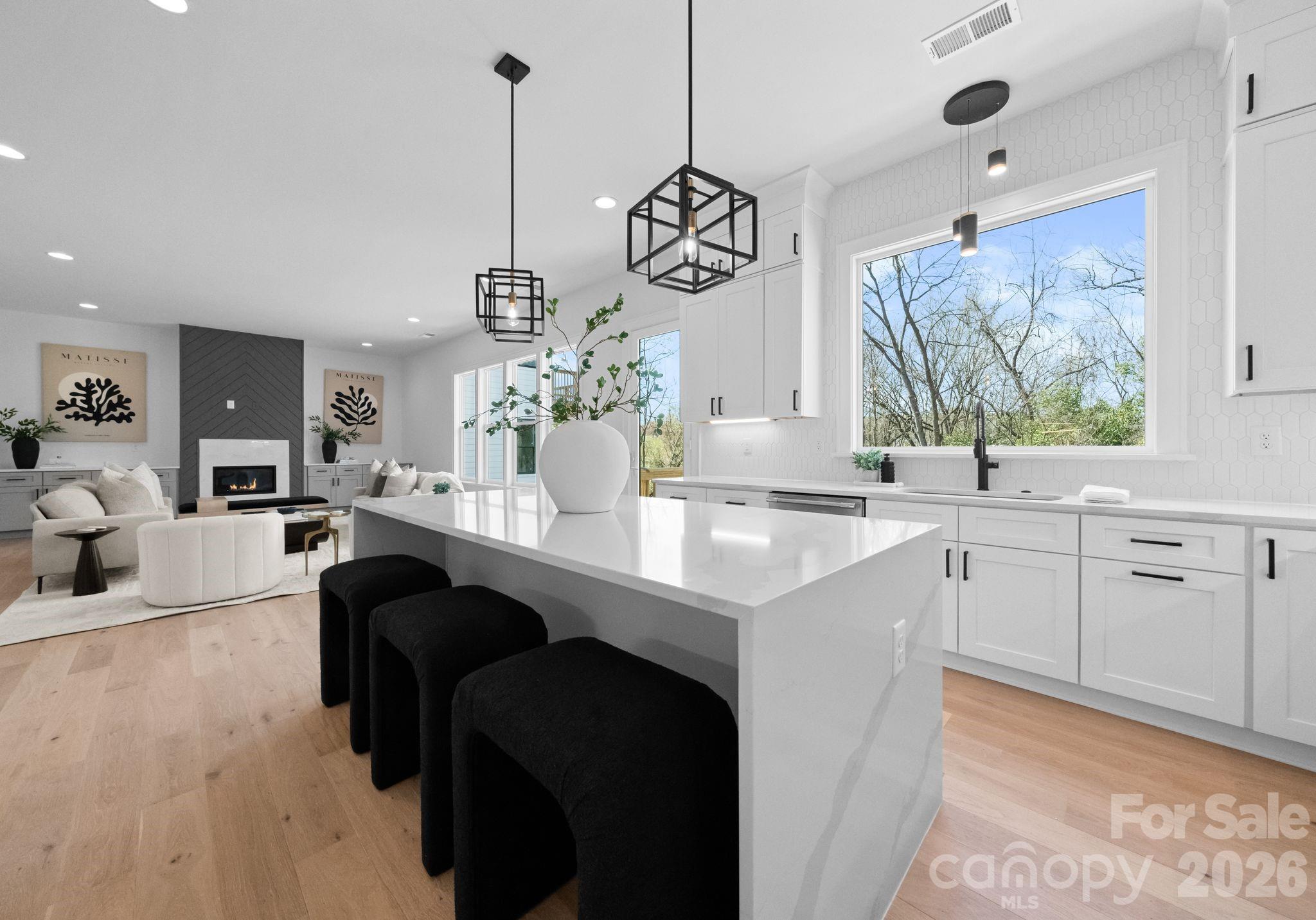 2013 South St, Charlotte, NC 28208