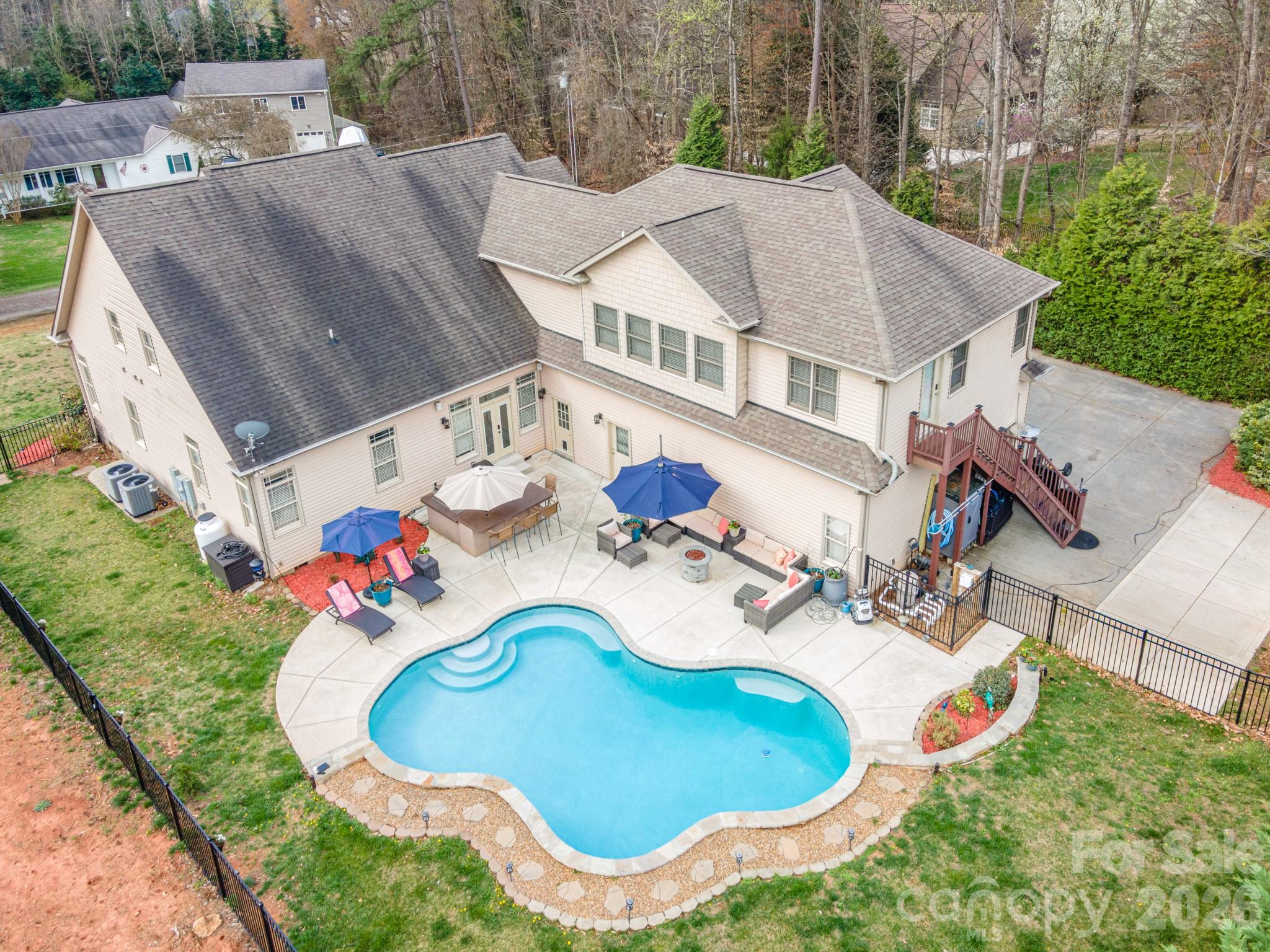 140 Pine Bluff Dr, Mooresville, NC 28117