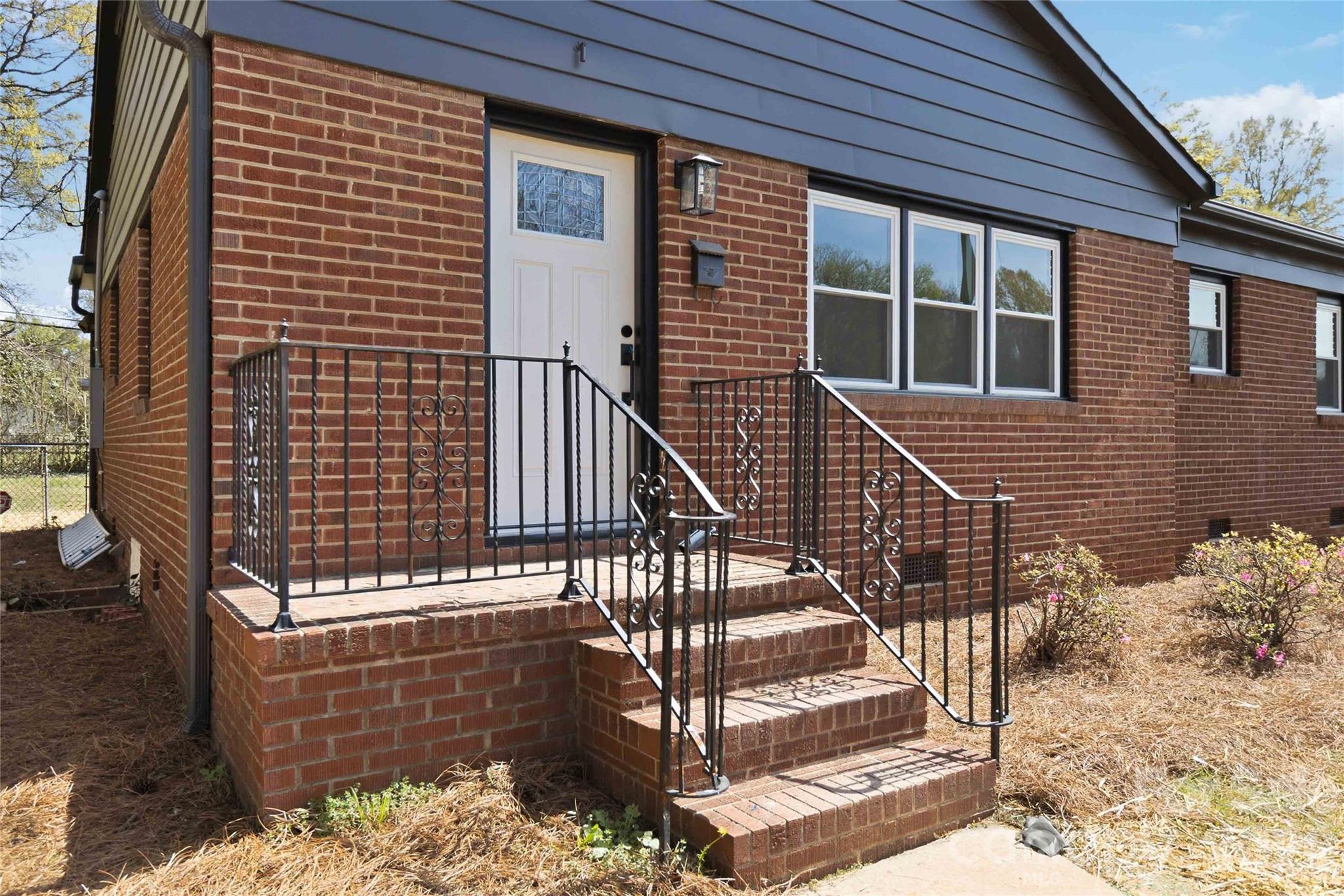 3609 Eastway Dr, Charlotte, NC 28205