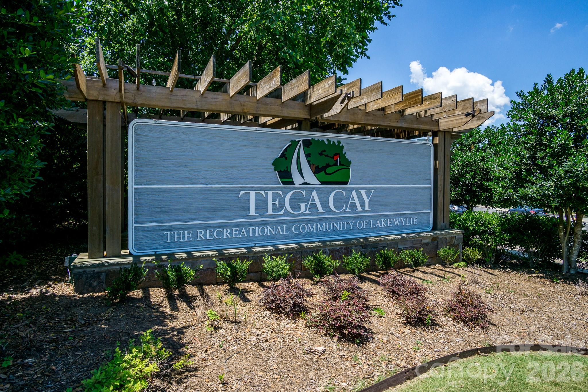 114 Inlet Point Dr, Tega Cay, SC 29708