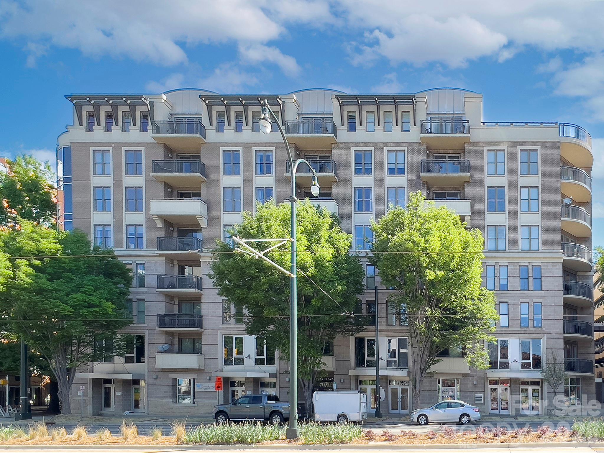 718 W Trade St #604, Charlotte, NC 28202