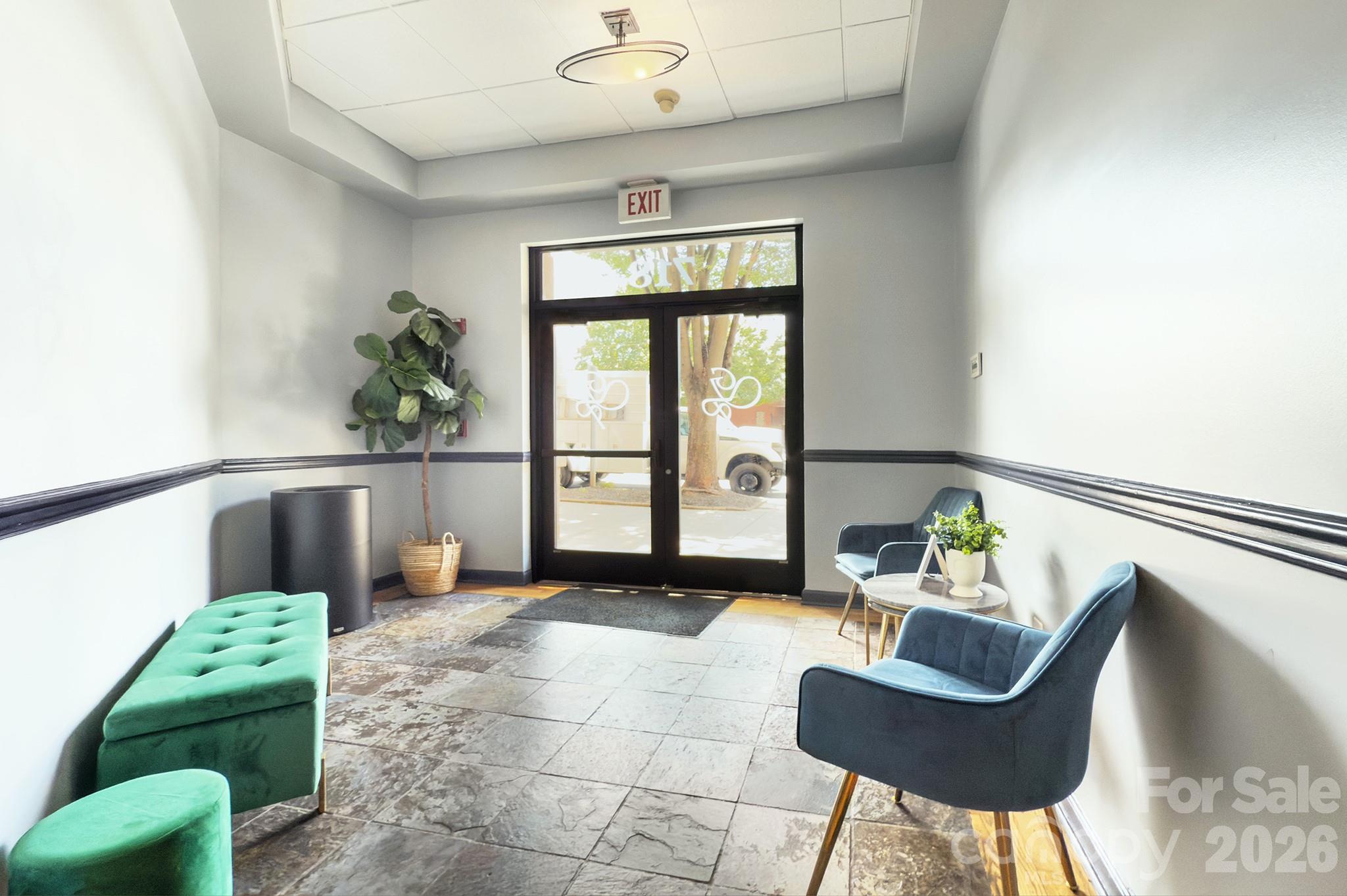 718 W Trade St #604, Charlotte, NC 28202