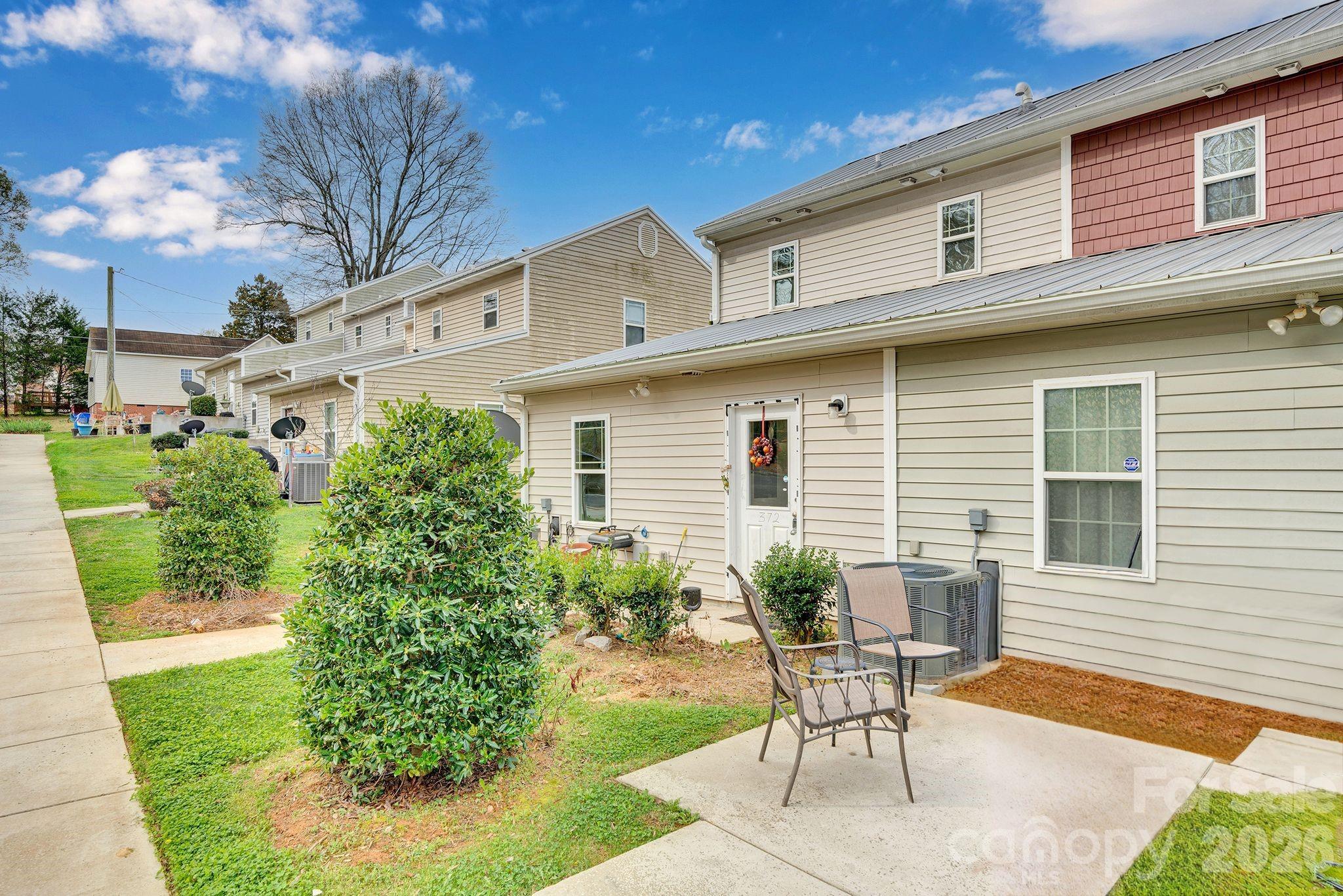 372 E Mills Ave, Mooresville, NC 28115