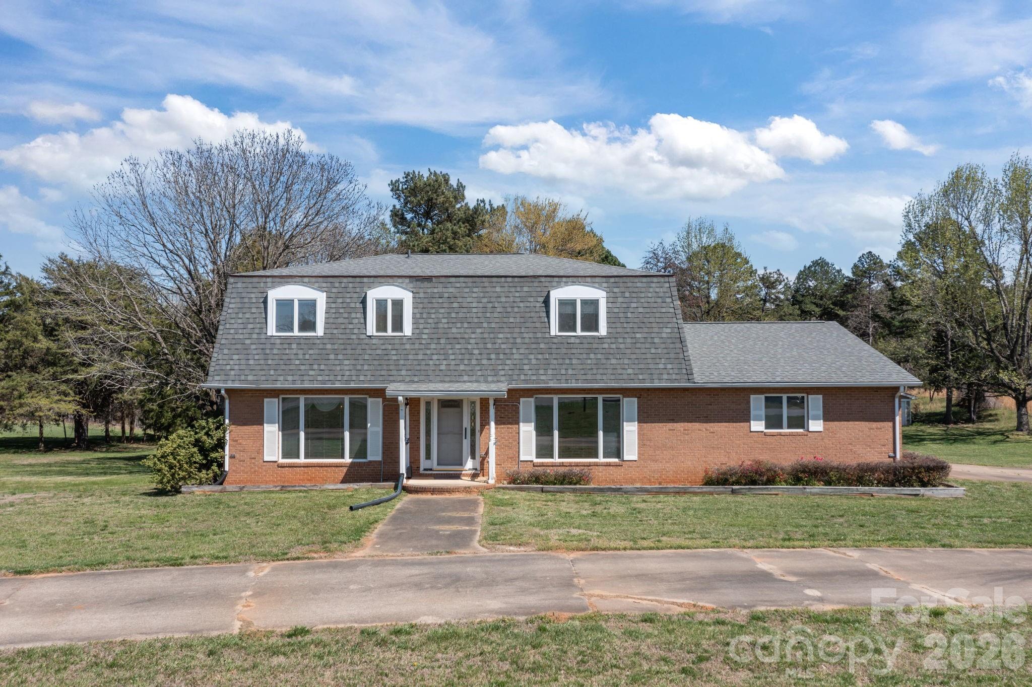 1463 Charlotte Hw, Mooresville, NC 28115
